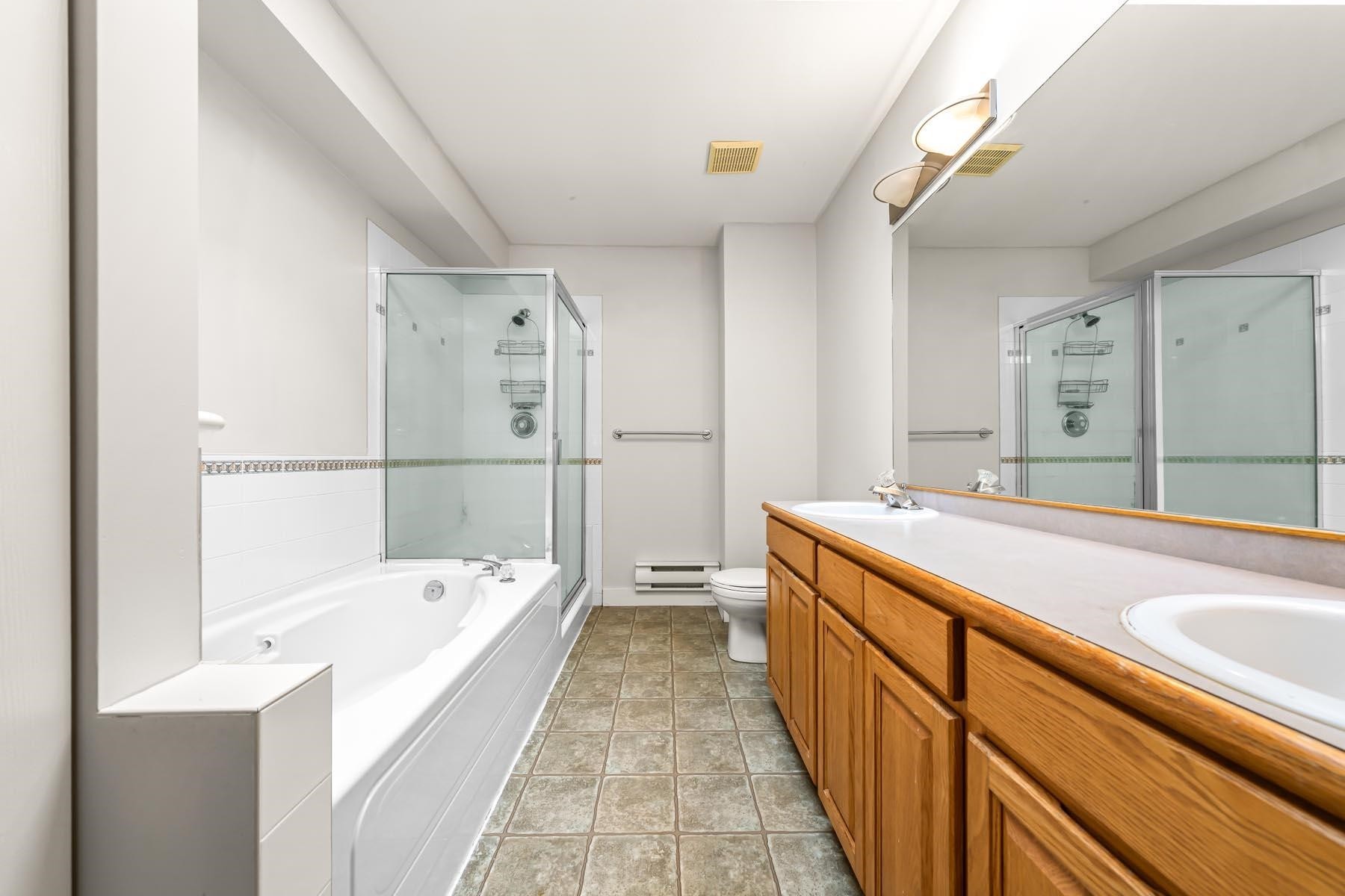 1-11495 Cottonwood Drive, Maple Ridge, BC - Indoor Photo Showing Bathroom