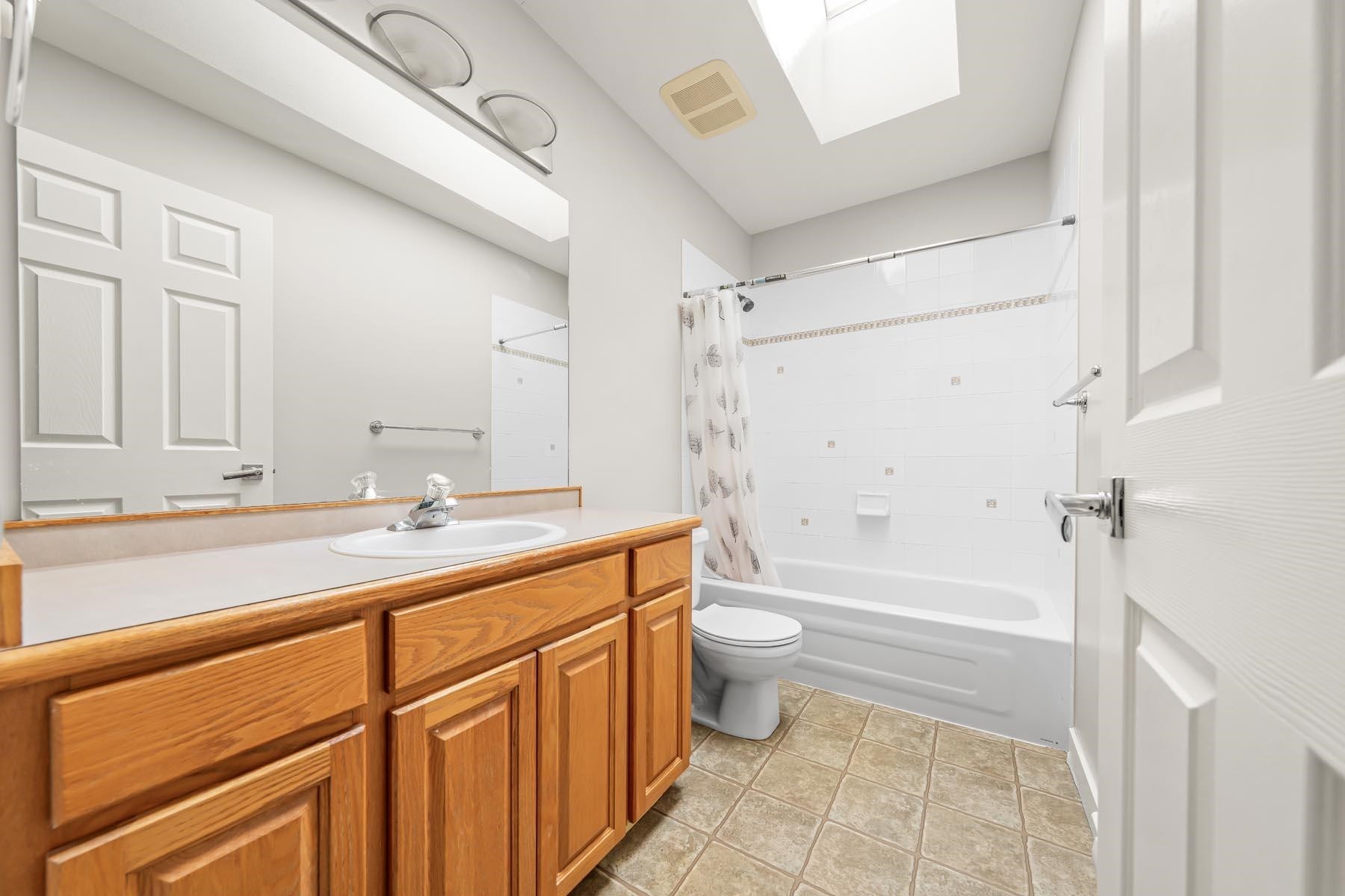 1-11495 Cottonwood Drive, Maple Ridge, BC - Indoor Photo Showing Bathroom
