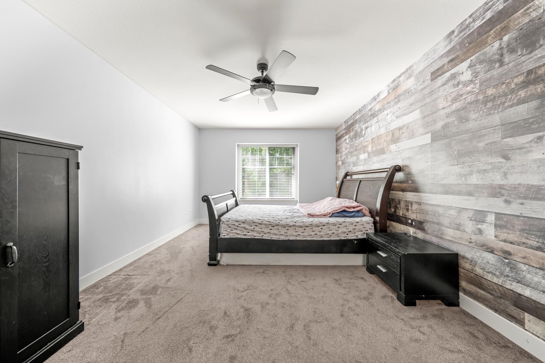 1-11495 Cottonwood Drive, Maple Ridge, BC - Indoor Photo Showing Bedroom