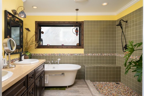 2087 18Th Avenue W, Vancouver, BC - Indoor Photo Showing Bathroom