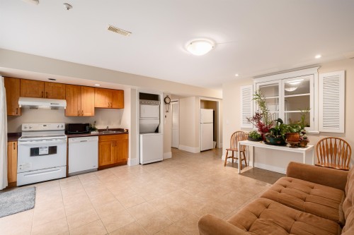 2087 18Th Avenue W, Vancouver, BC - Indoor Photo Showing Kitchen
