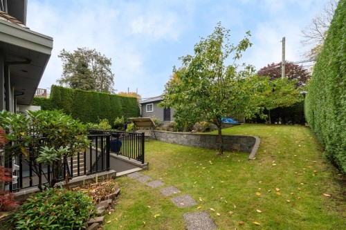 2087 18Th Avenue W, Vancouver, BC - Outdoor