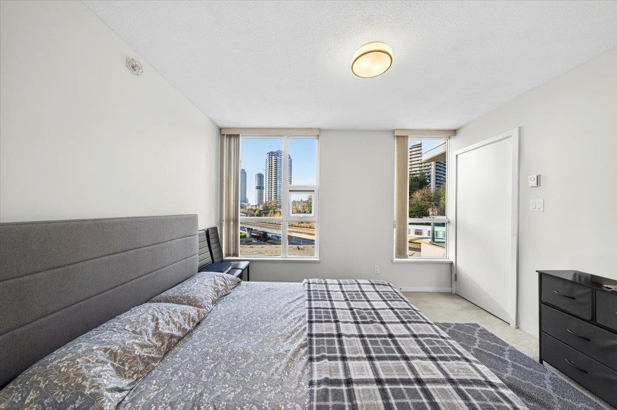 807-2200 Douglas Road, Burnaby, BC - Indoor Photo Showing Bedroom