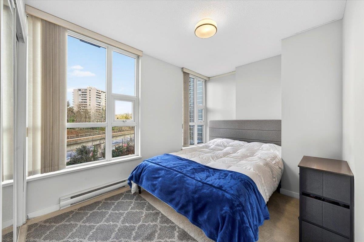 807-2200 Douglas Road, Burnaby, BC - Indoor Photo Showing Bedroom