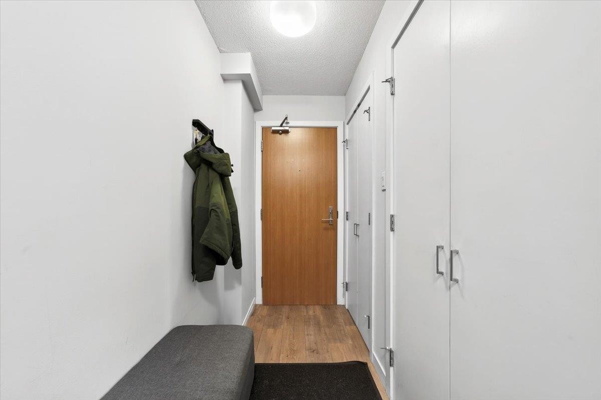 807-2200 Douglas Road, Burnaby, BC - Indoor Photo Showing Other Room