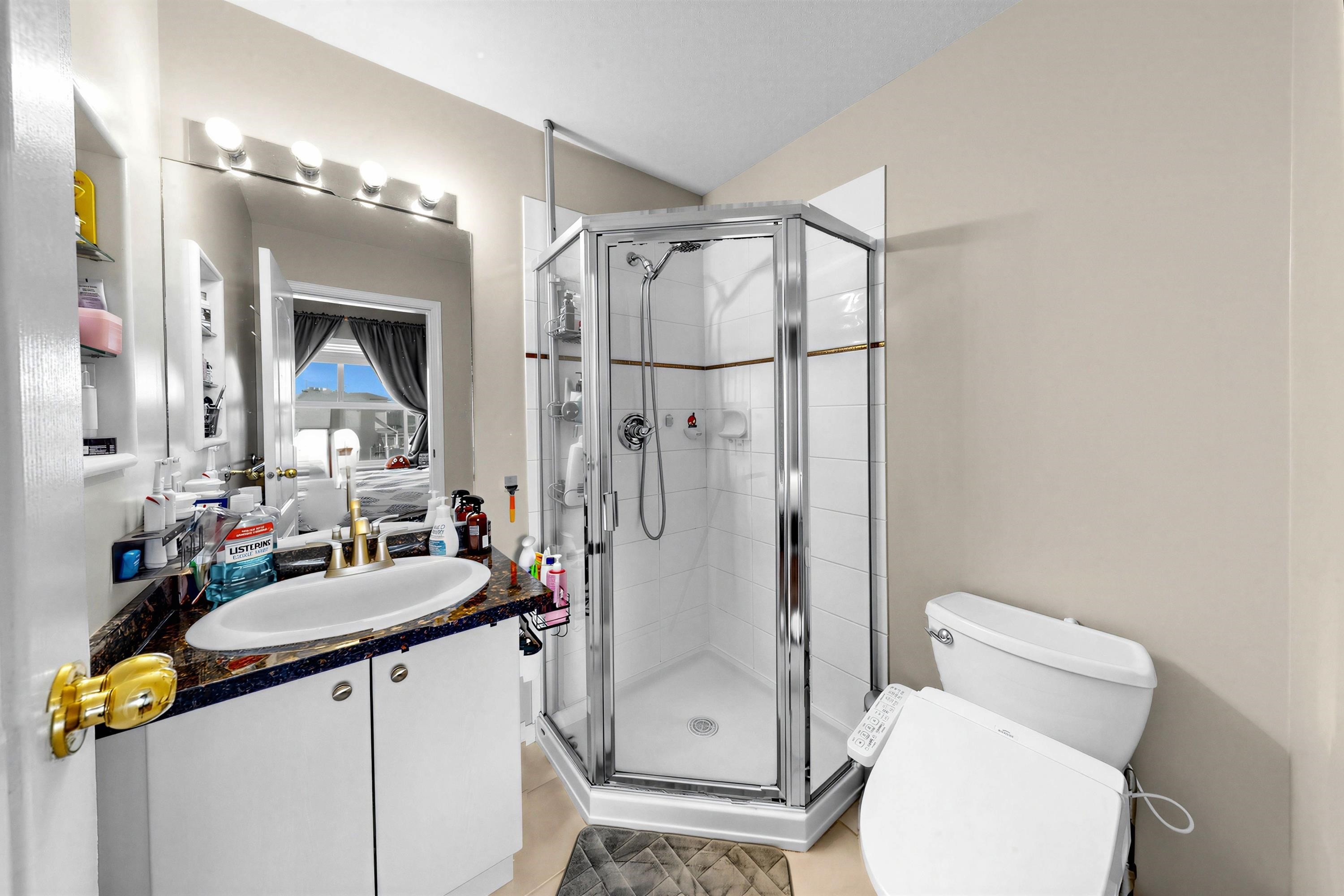 19-7100 Lynnwood Drive, Richmond, BC - Indoor Photo Showing Bathroom