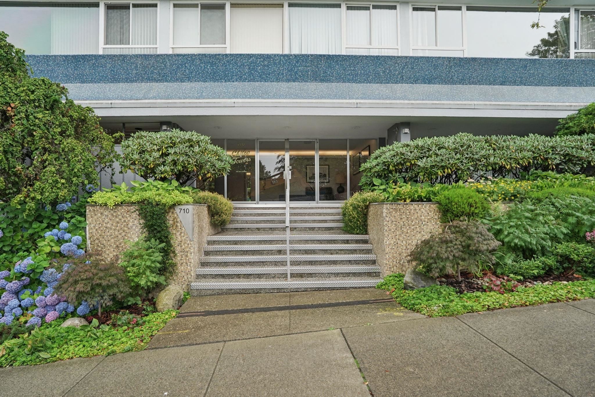 302-710 Chilco Street, Vancouver, BC - Outdoor