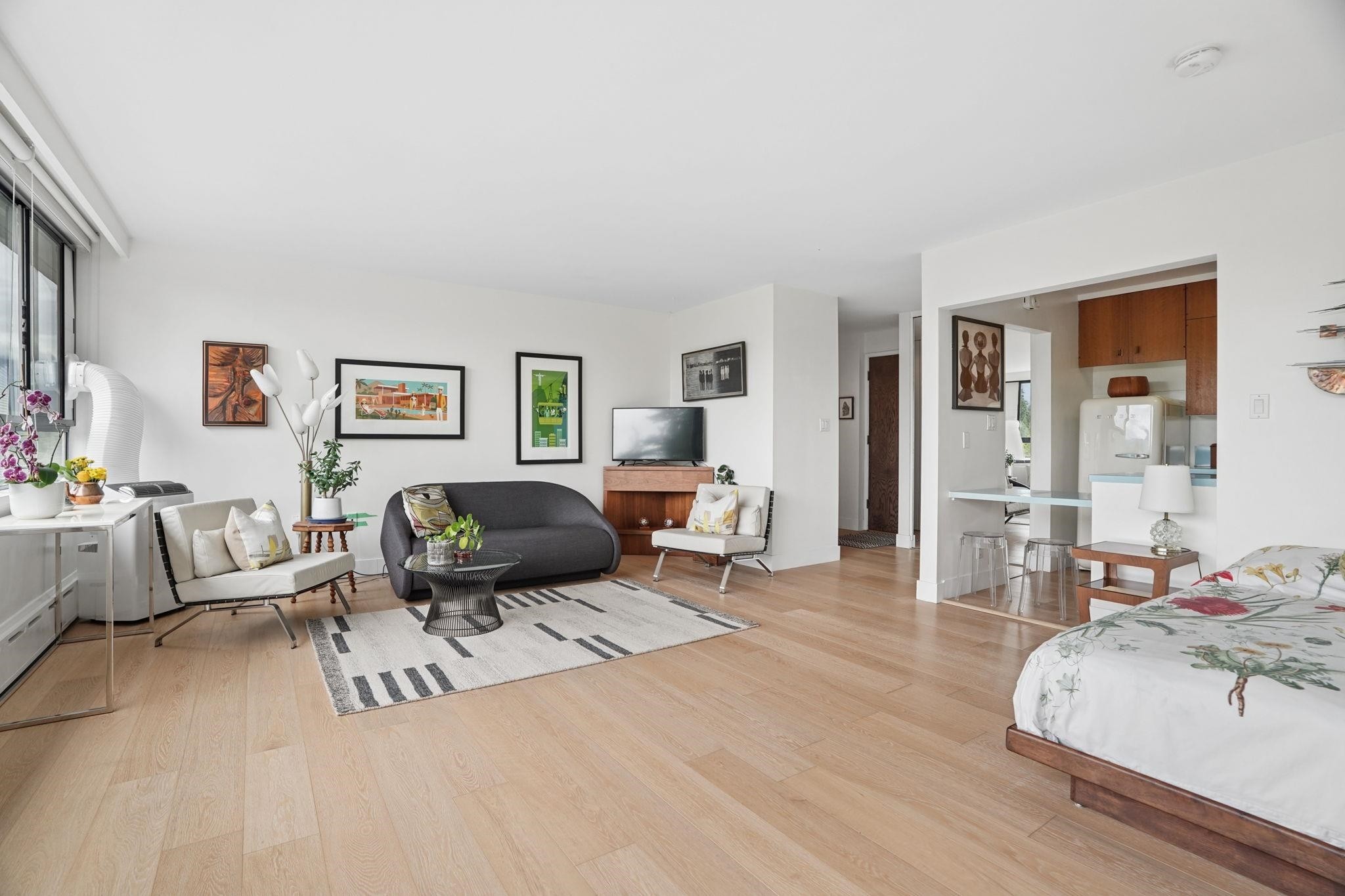 302-710 Chilco Street, Vancouver, BC - Indoor