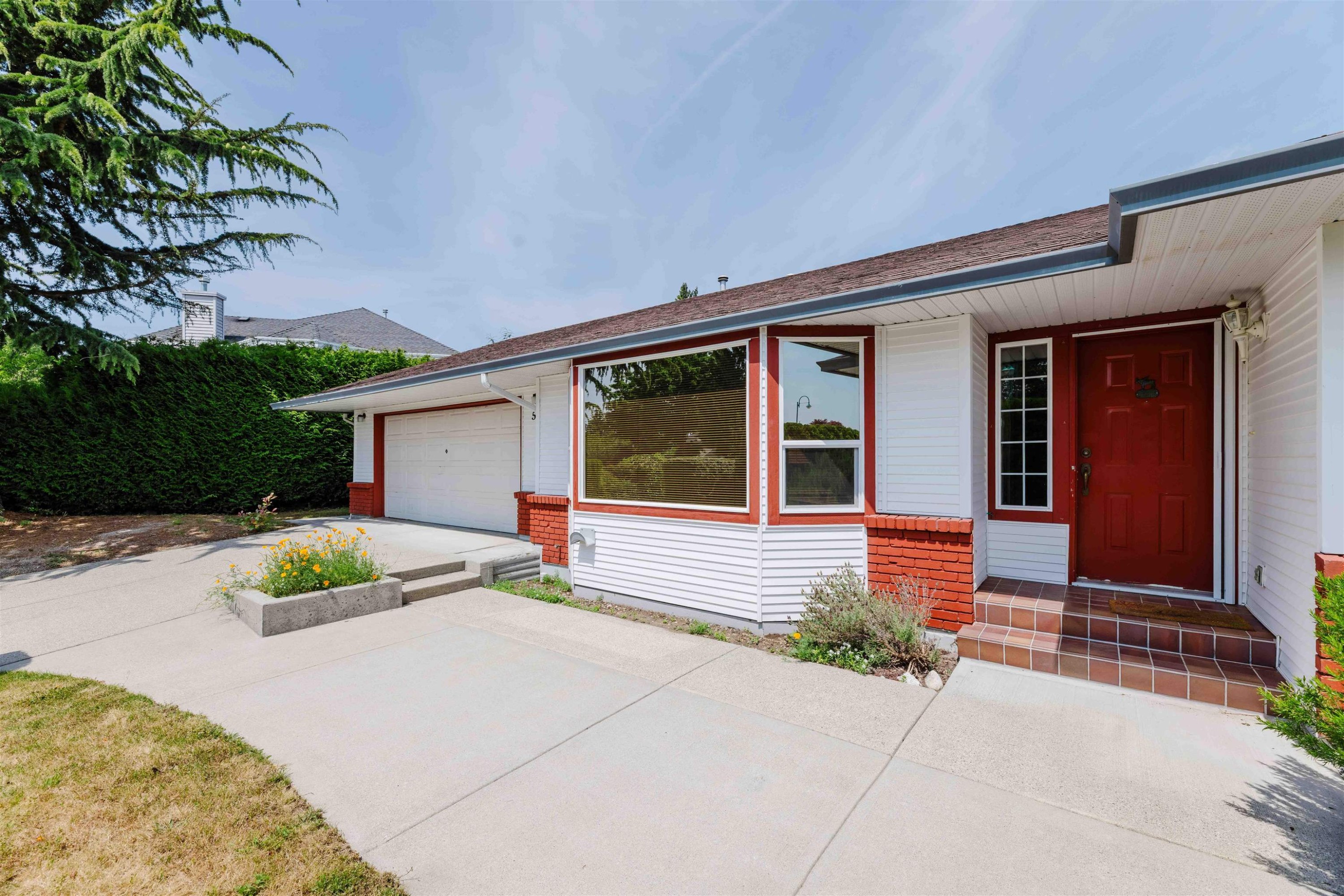 5078 Bay Road, Sechelt, BC - Outdoor