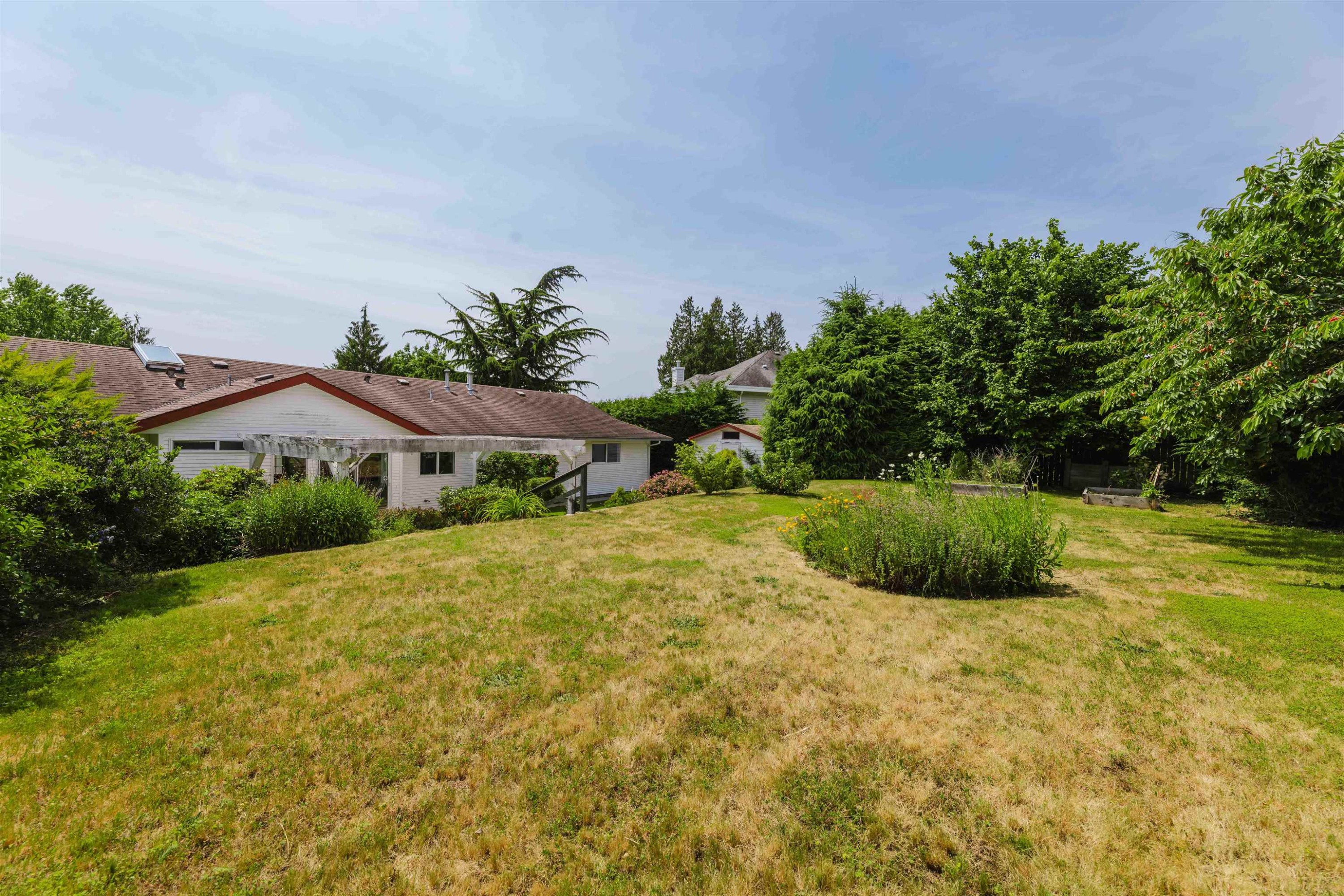 5078 Bay Road, Sechelt, BC - Outdoor