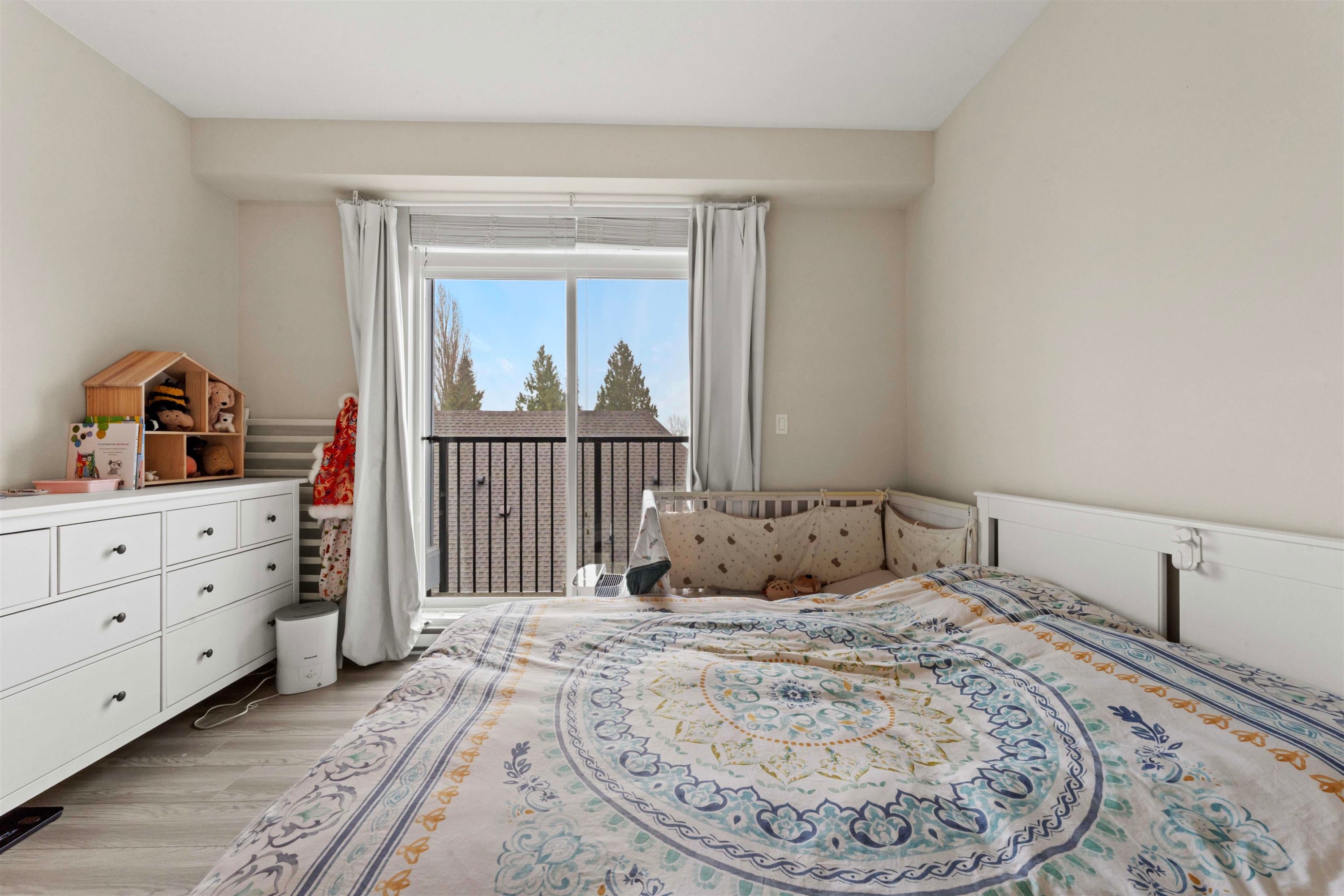 7-5132 Canada Way, Burnaby, BC - Indoor Photo Showing Bedroom