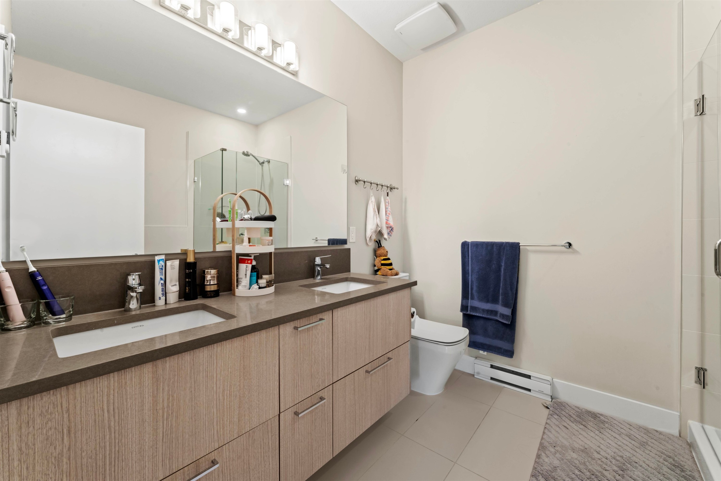 7-5132 Canada Way, Burnaby, BC - Indoor Photo Showing Bathroom