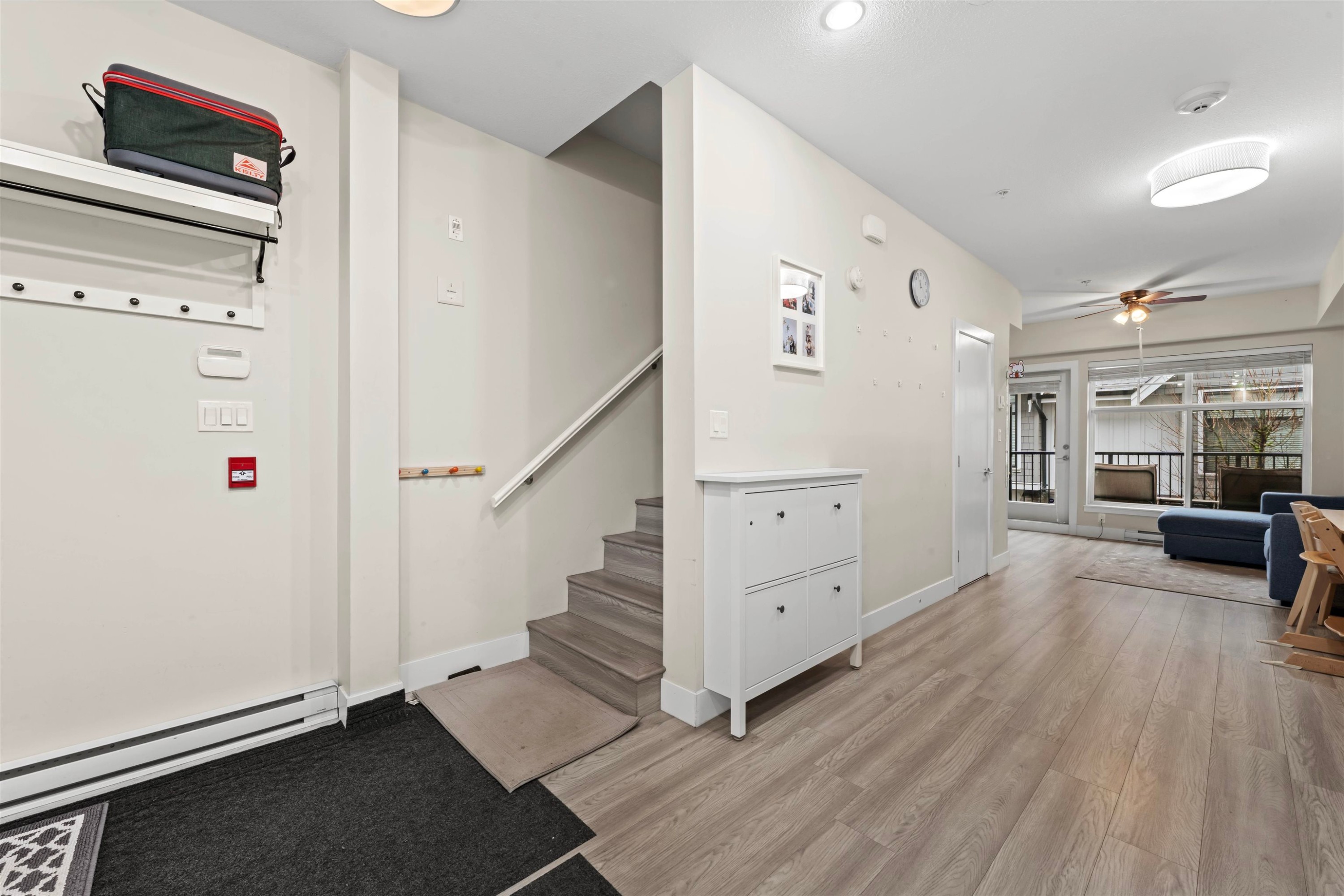 7-5132 Canada Way, Burnaby, BC - Indoor Photo Showing Other Room