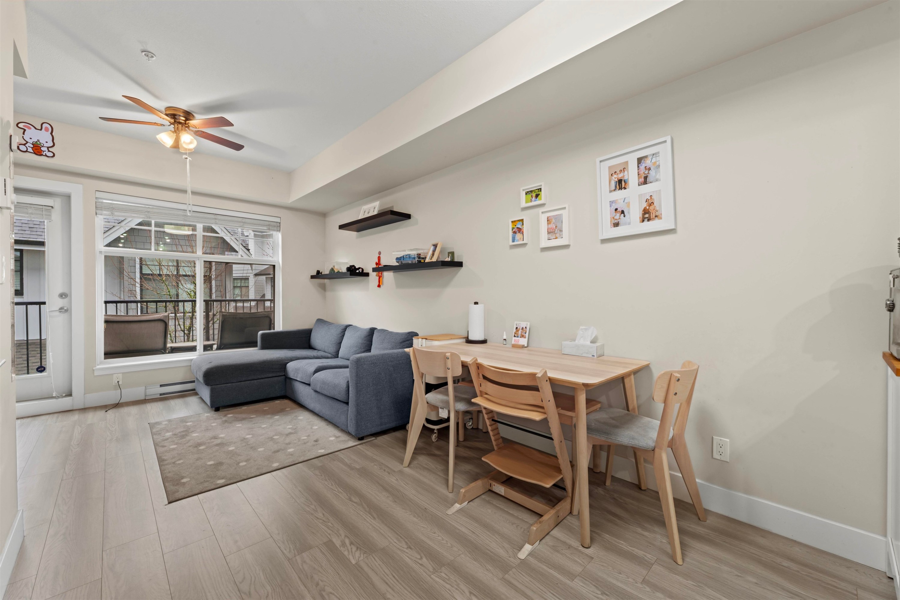 7-5132 Canada Way, Burnaby, BC - Indoor