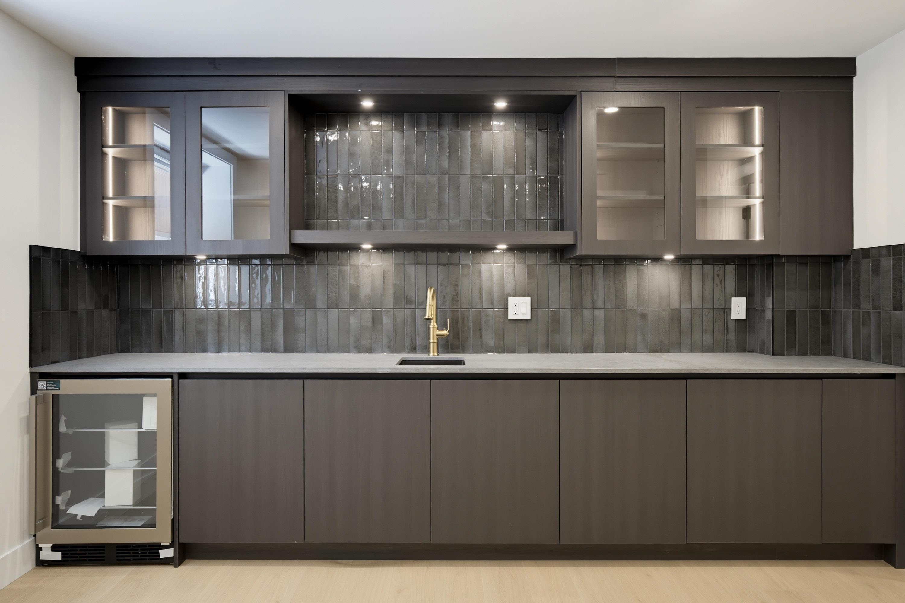 6383 Grant Street, Burnaby, BC - Indoor