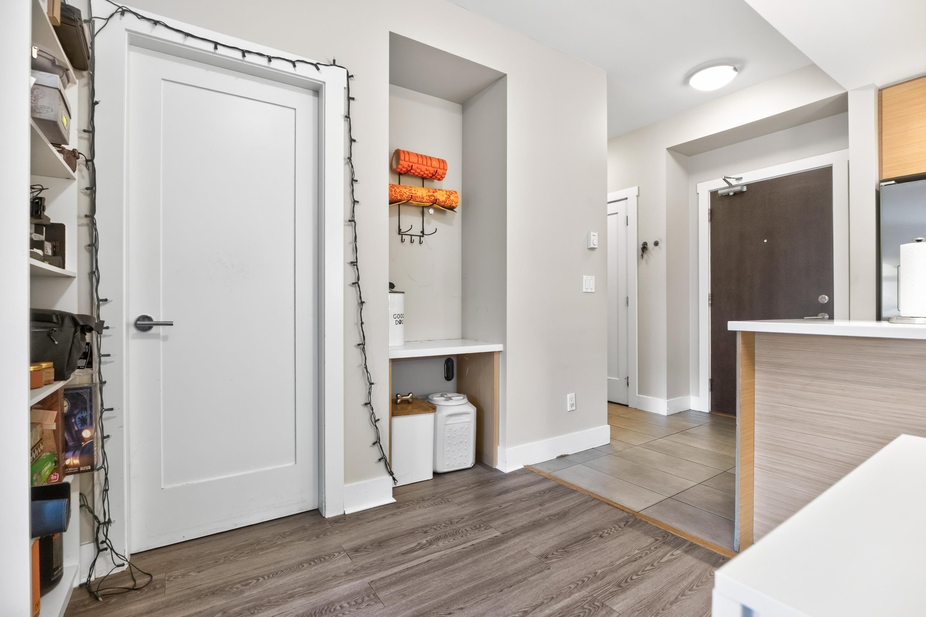 202-4710 Hastings Street, Burnaby, BC - Indoor Photo Showing Other Room