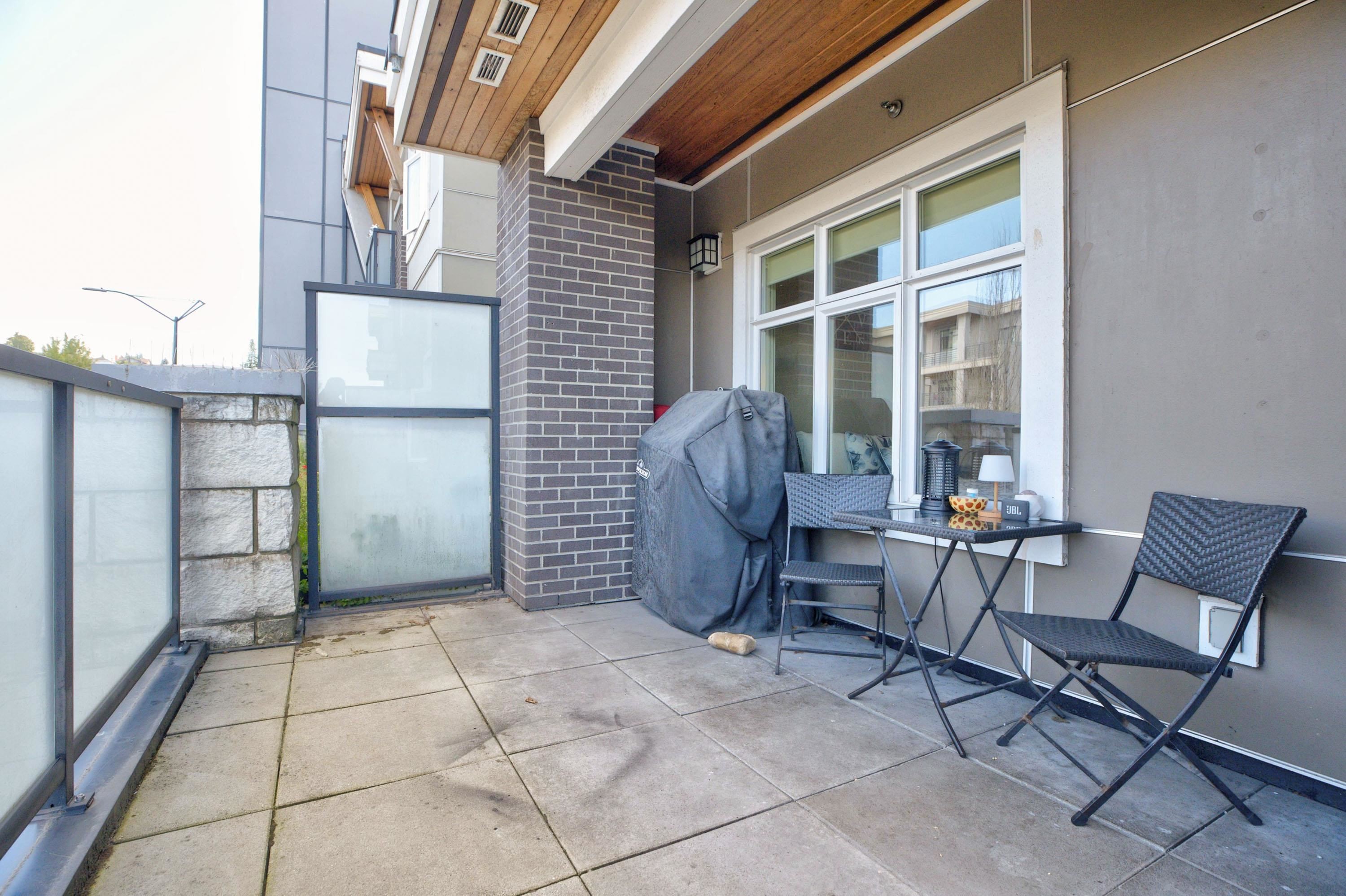 202-4710 Hastings Street, Burnaby, BC - Outdoor With Exterior