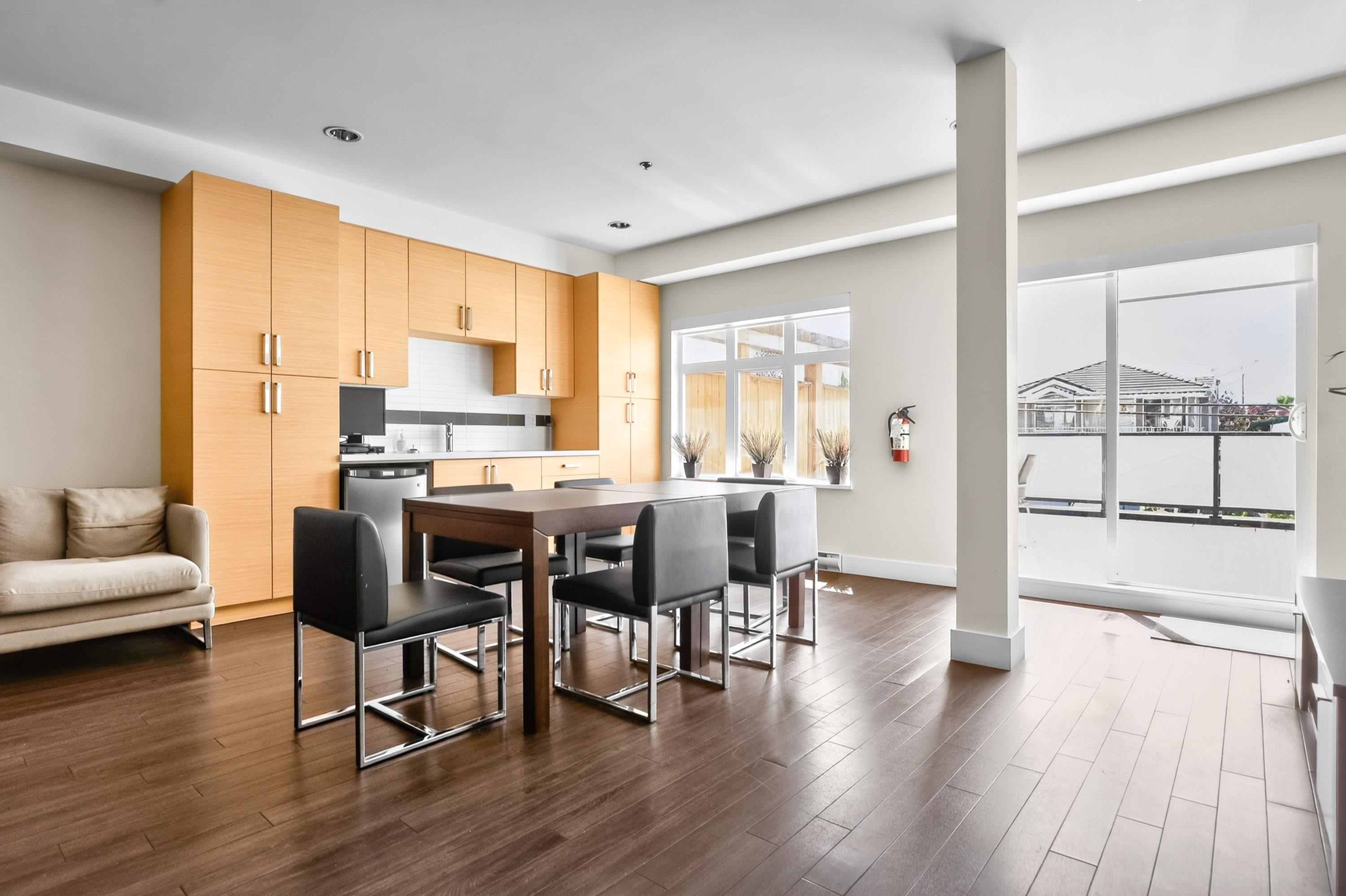 202-4710 Hastings Street, Burnaby, BC - Indoor
