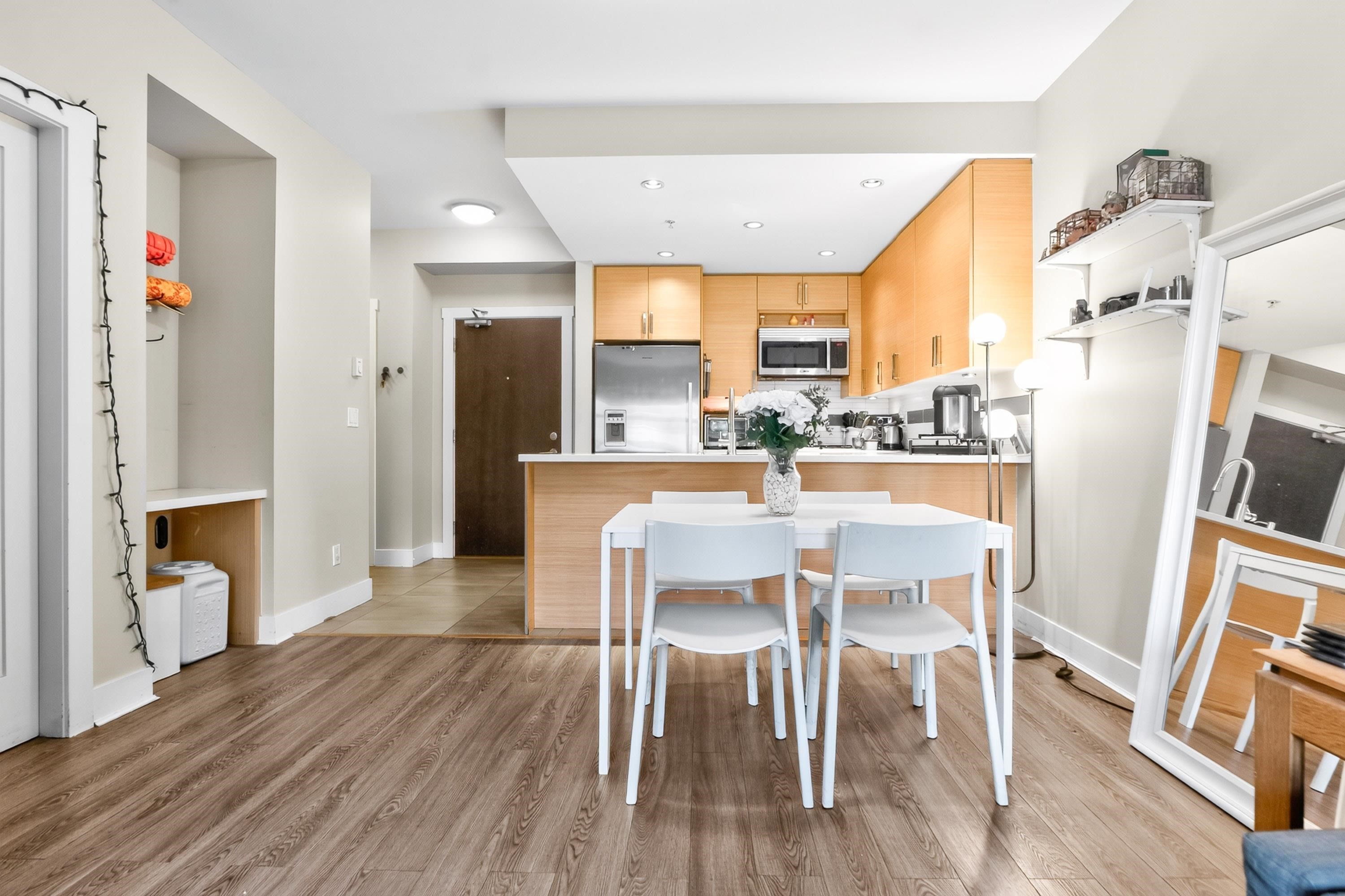 202-4710 Hastings Street, Burnaby, BC - Indoor