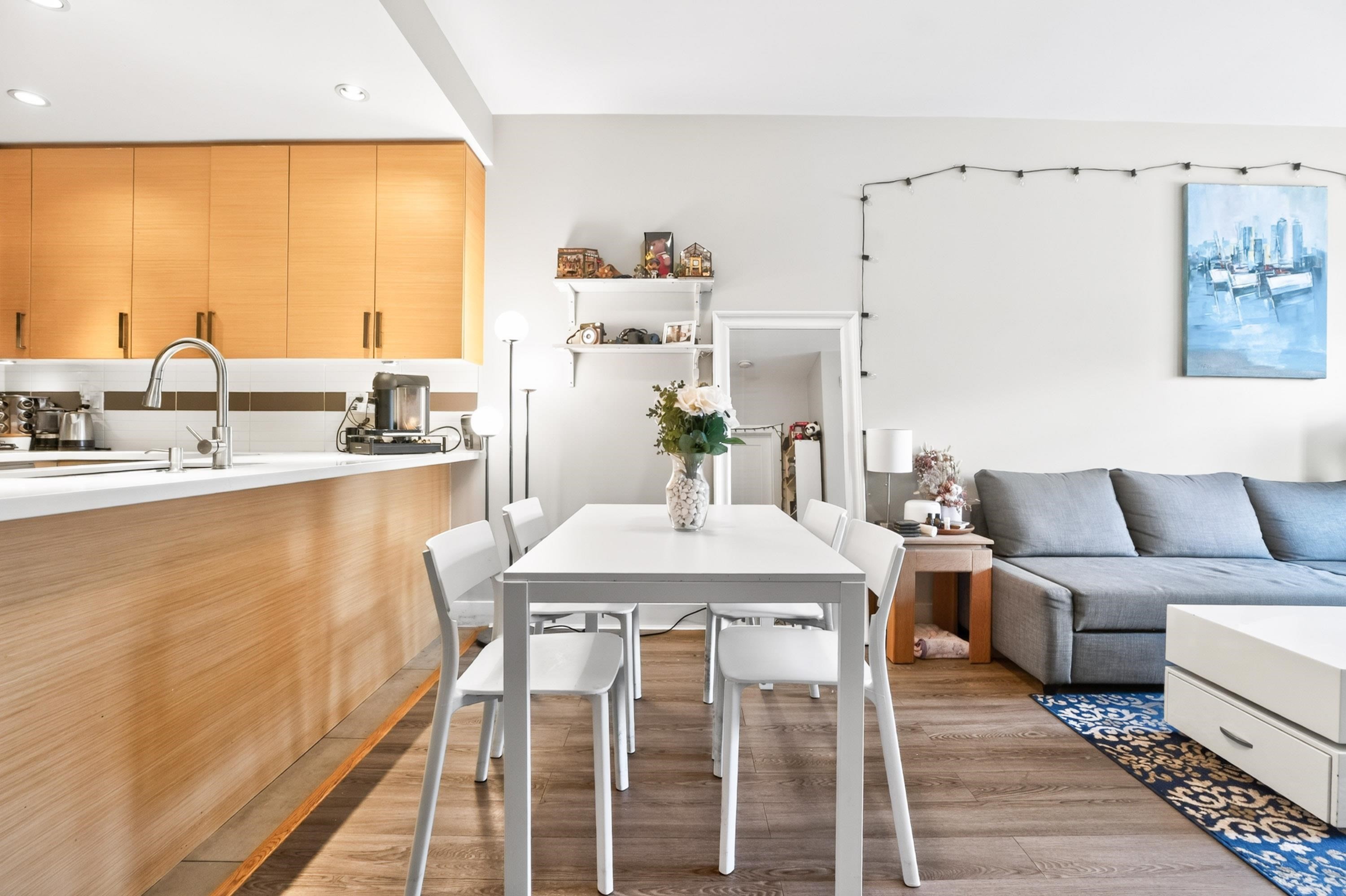 202-4710 Hastings Street, Burnaby, BC - Indoor