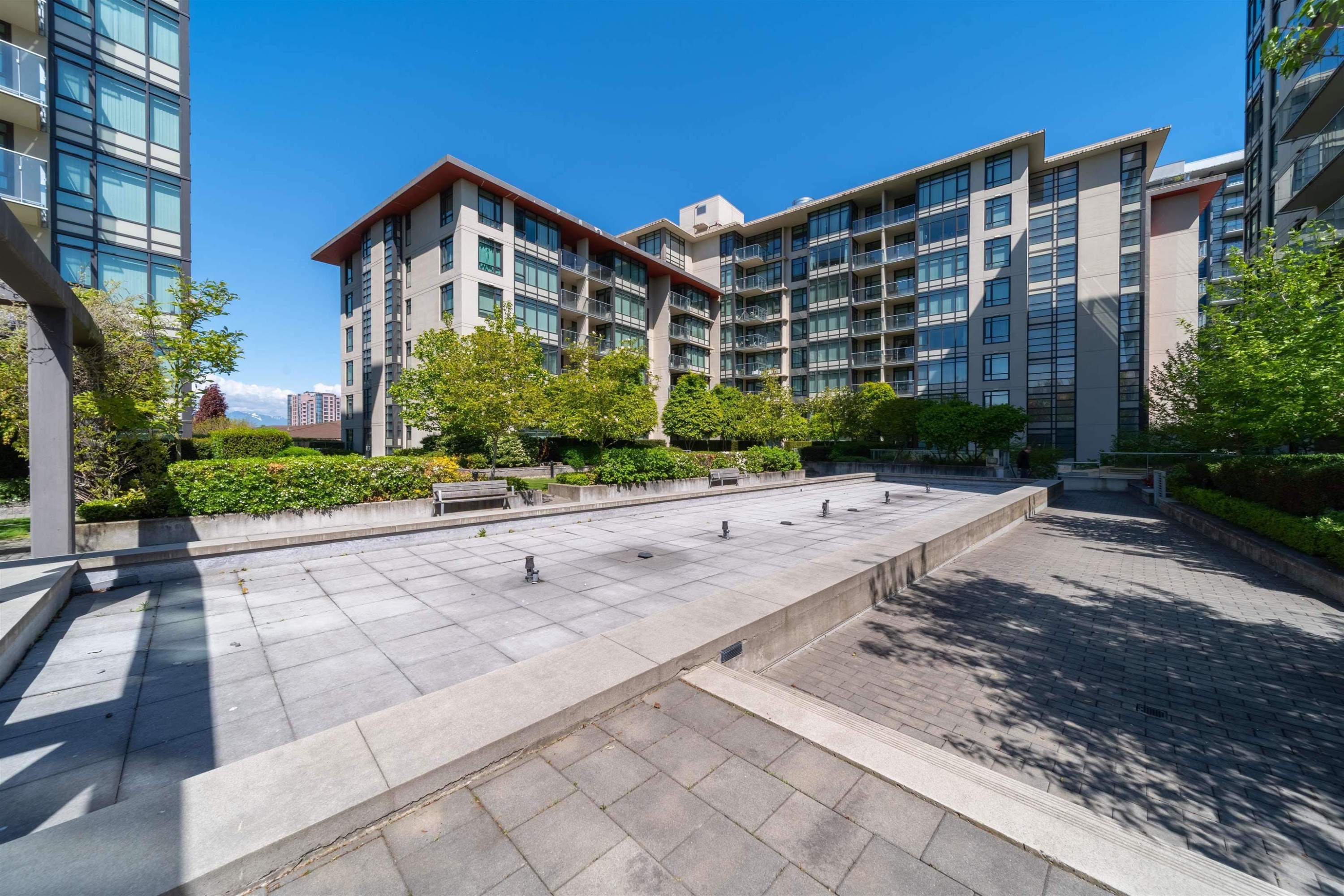 509-7368 Gollner Avenue, Richmond, BC - Outdoor With Facade