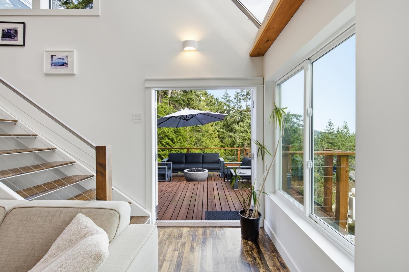 5322 Natalie Lane, Halfmoon Bay, BC - Indoor Photo Showing Other Room