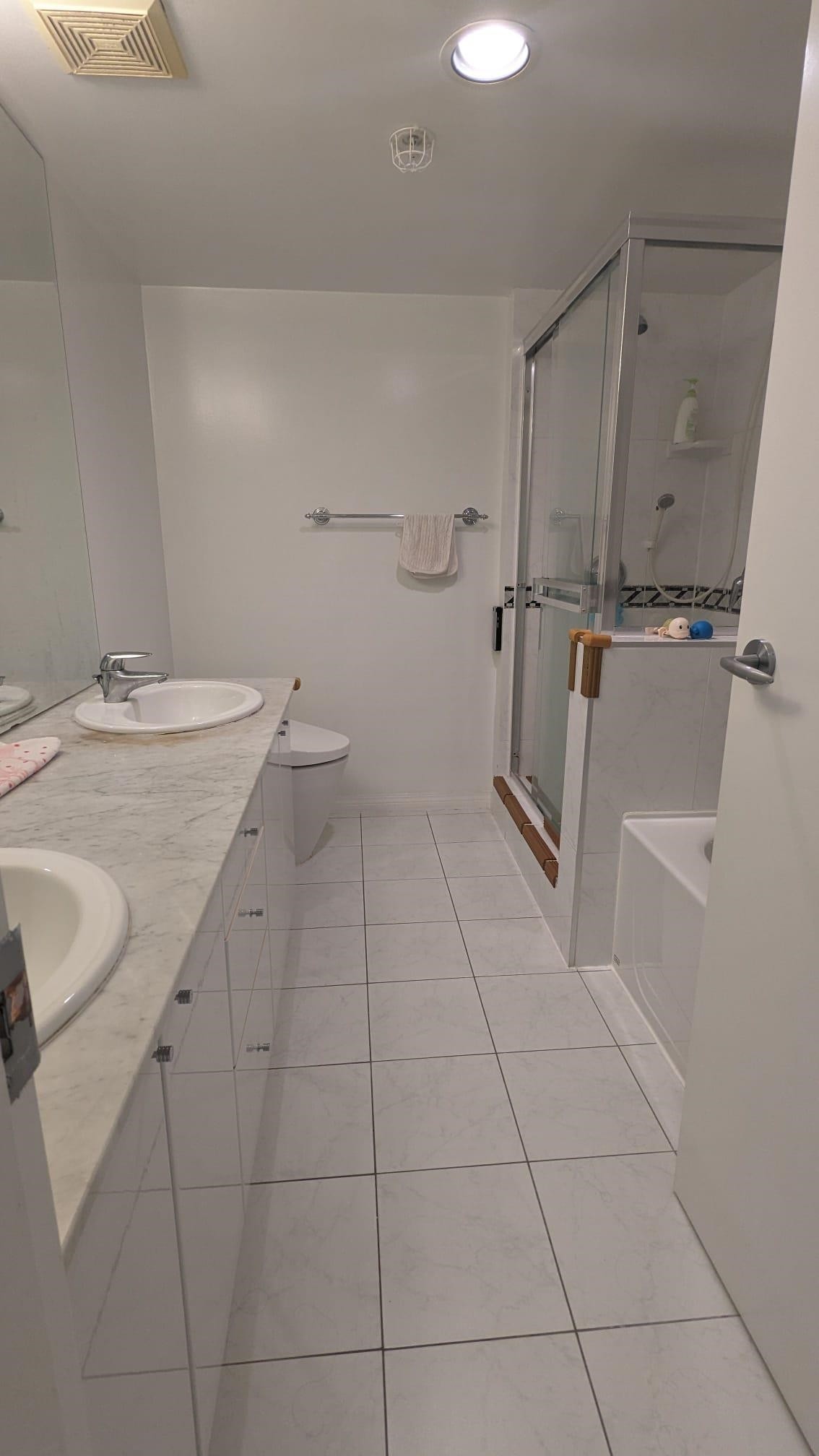 907-1328 Pender Street W, Vancouver, BC - Indoor Photo Showing Bathroom