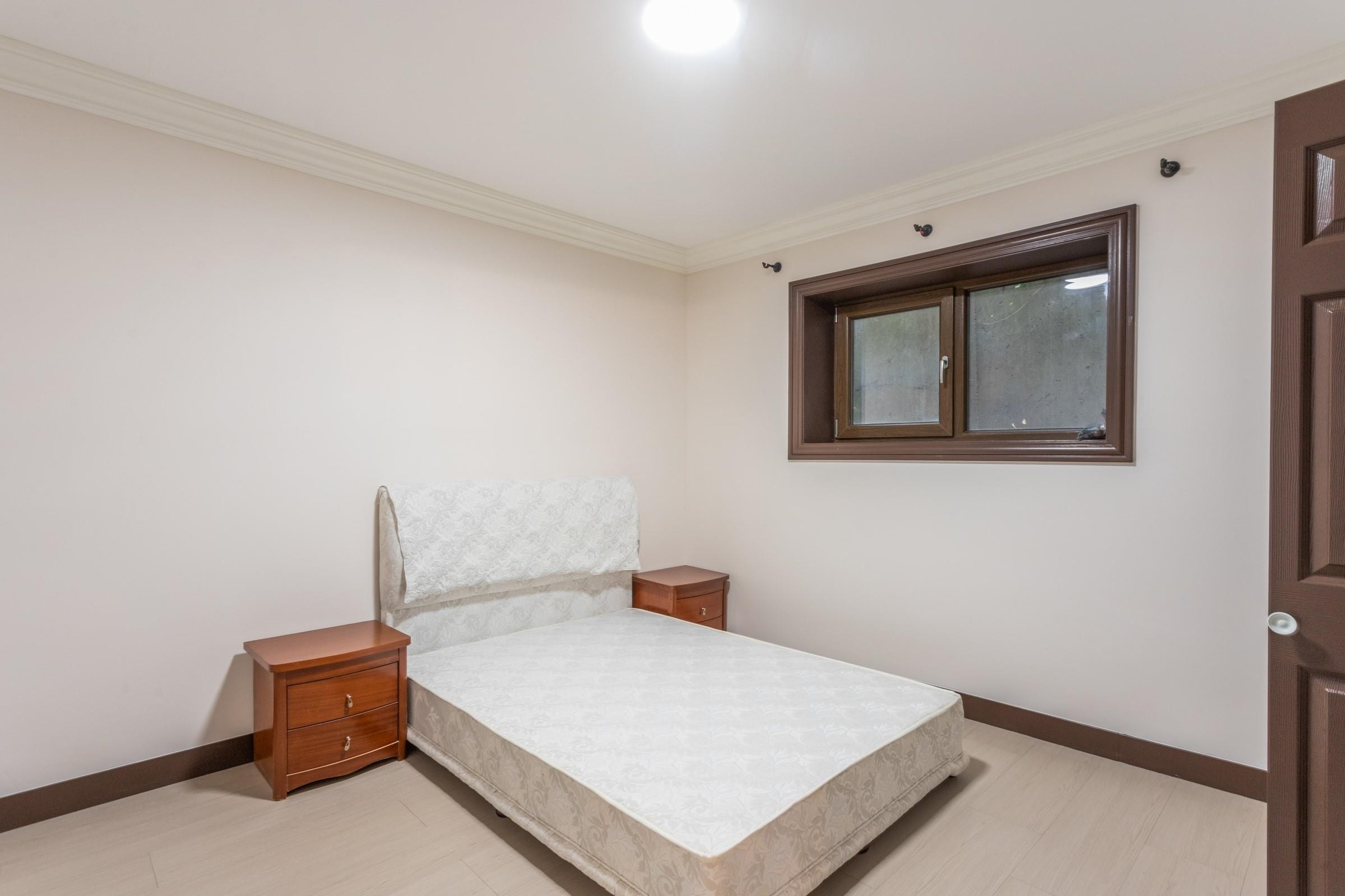 7282 Ridge Drive, Burnaby, BC - Indoor Photo Showing Other Room