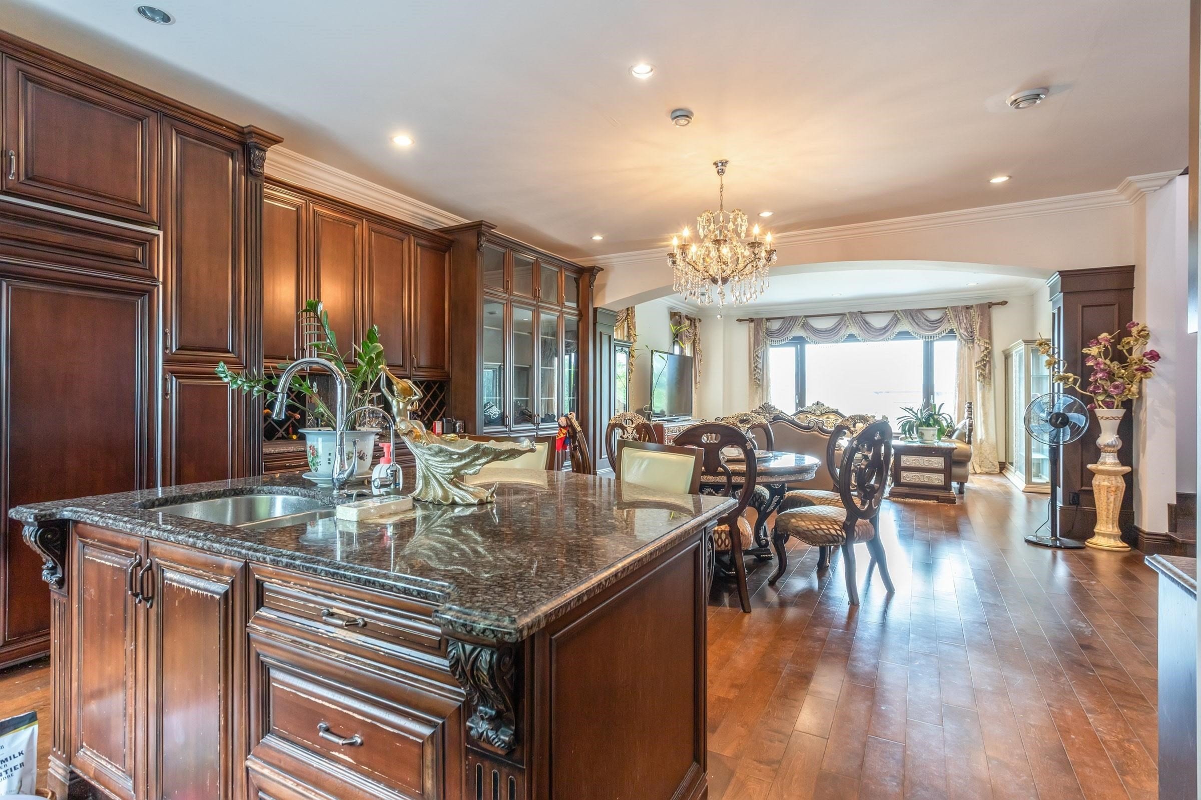 7282 Ridge Drive, Burnaby, BC - Indoor Photo Showing Kitchen With Double Sink With Upgraded Kitchen