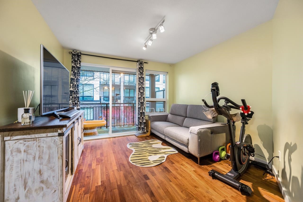 330-9500 Odlin Road, Richmond, BC - Indoor