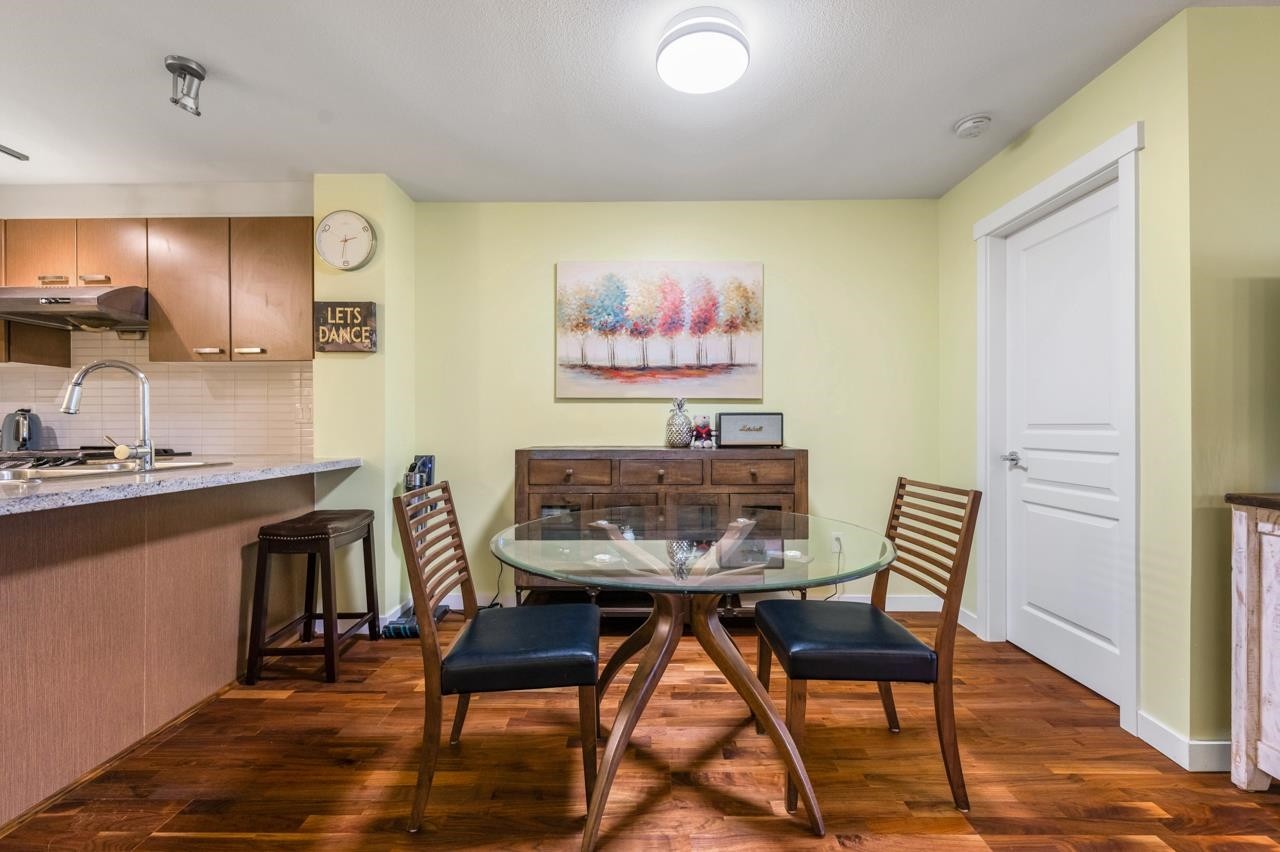 330-9500 Odlin Road, Richmond, BC - Indoor