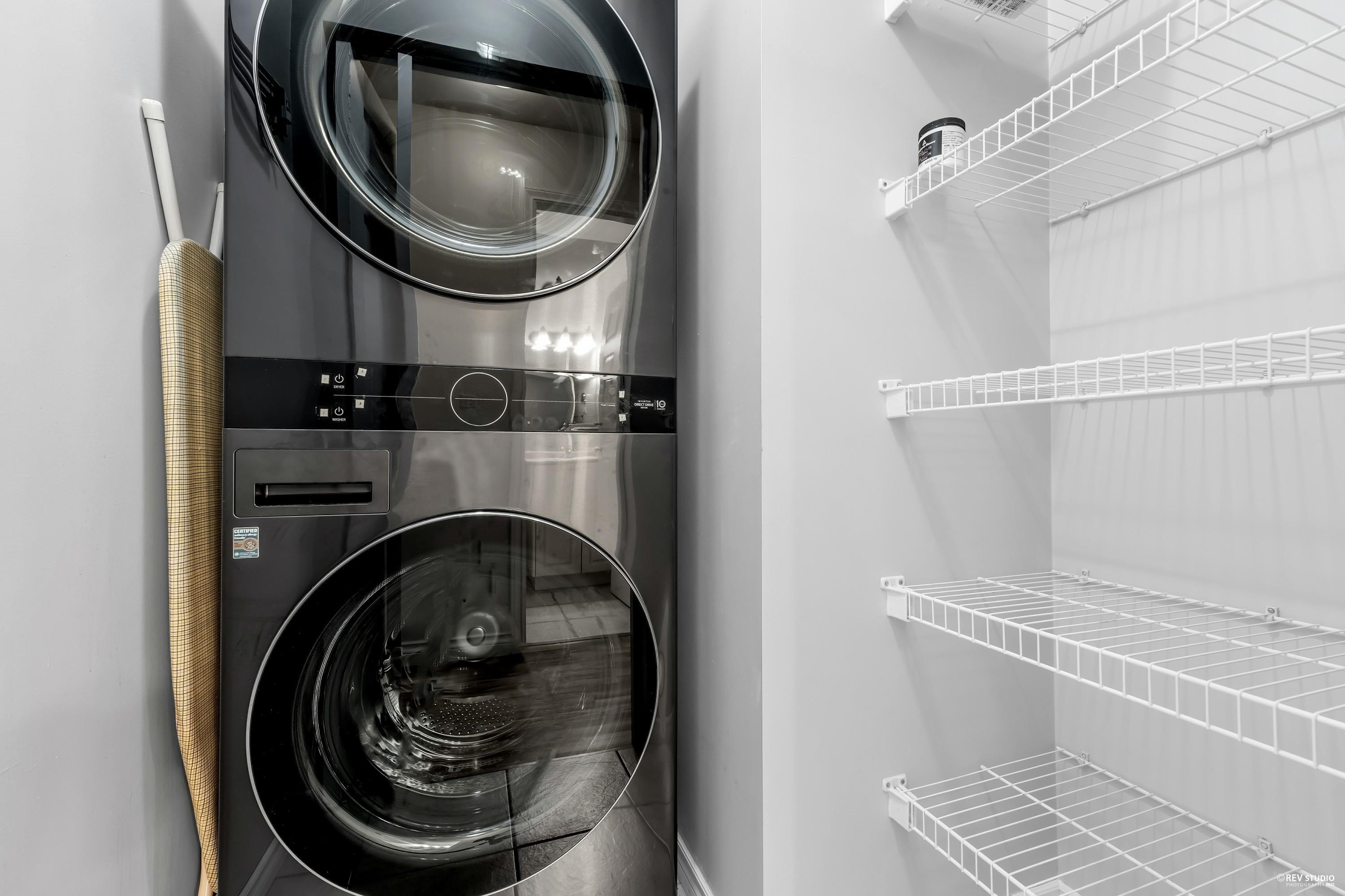 260-13020 No.2 Road, Richmond, BC - Indoor Photo Showing Laundry Room
