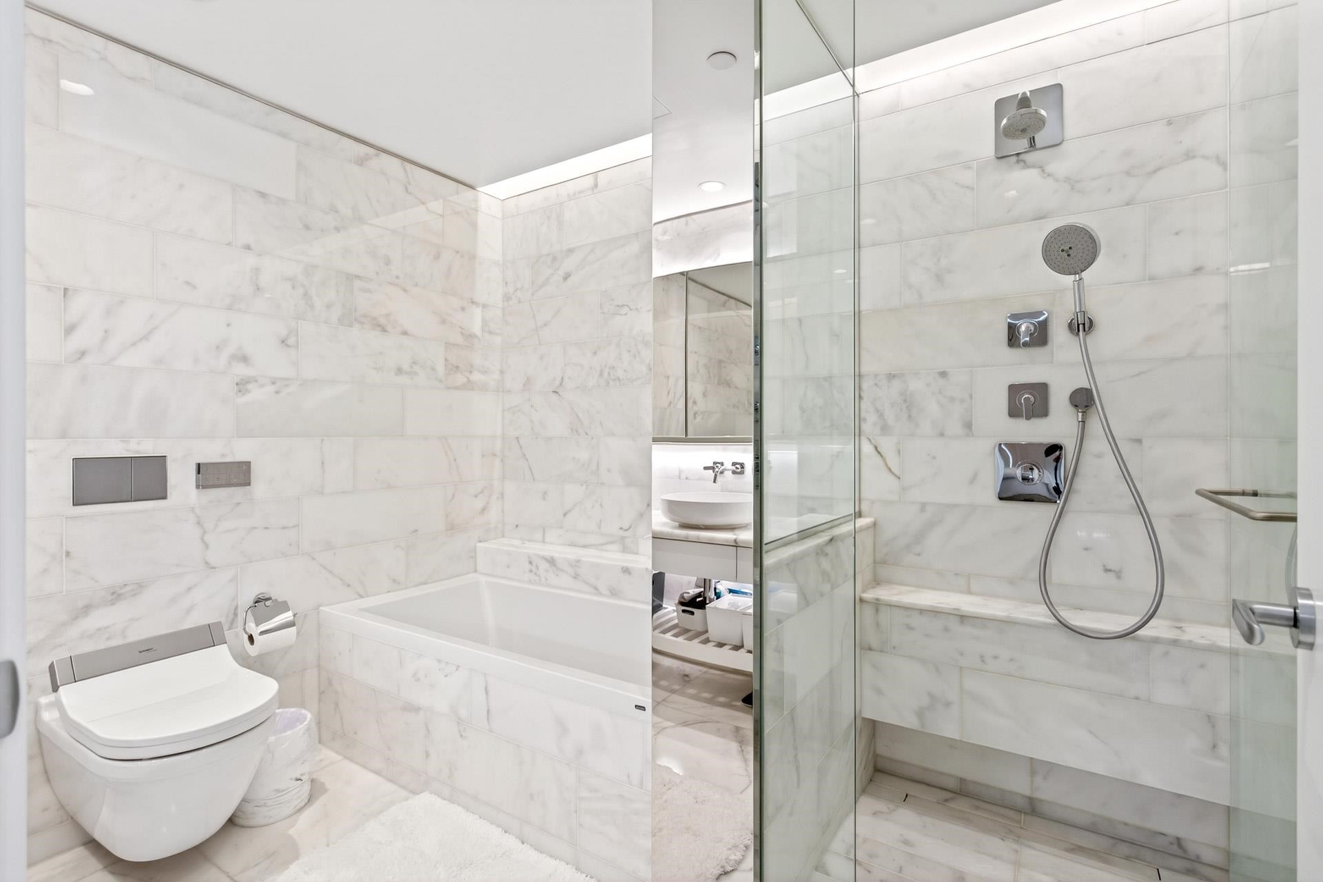 1606-1482 Robson Street, Vancouver, BC - Indoor Photo Showing Bathroom