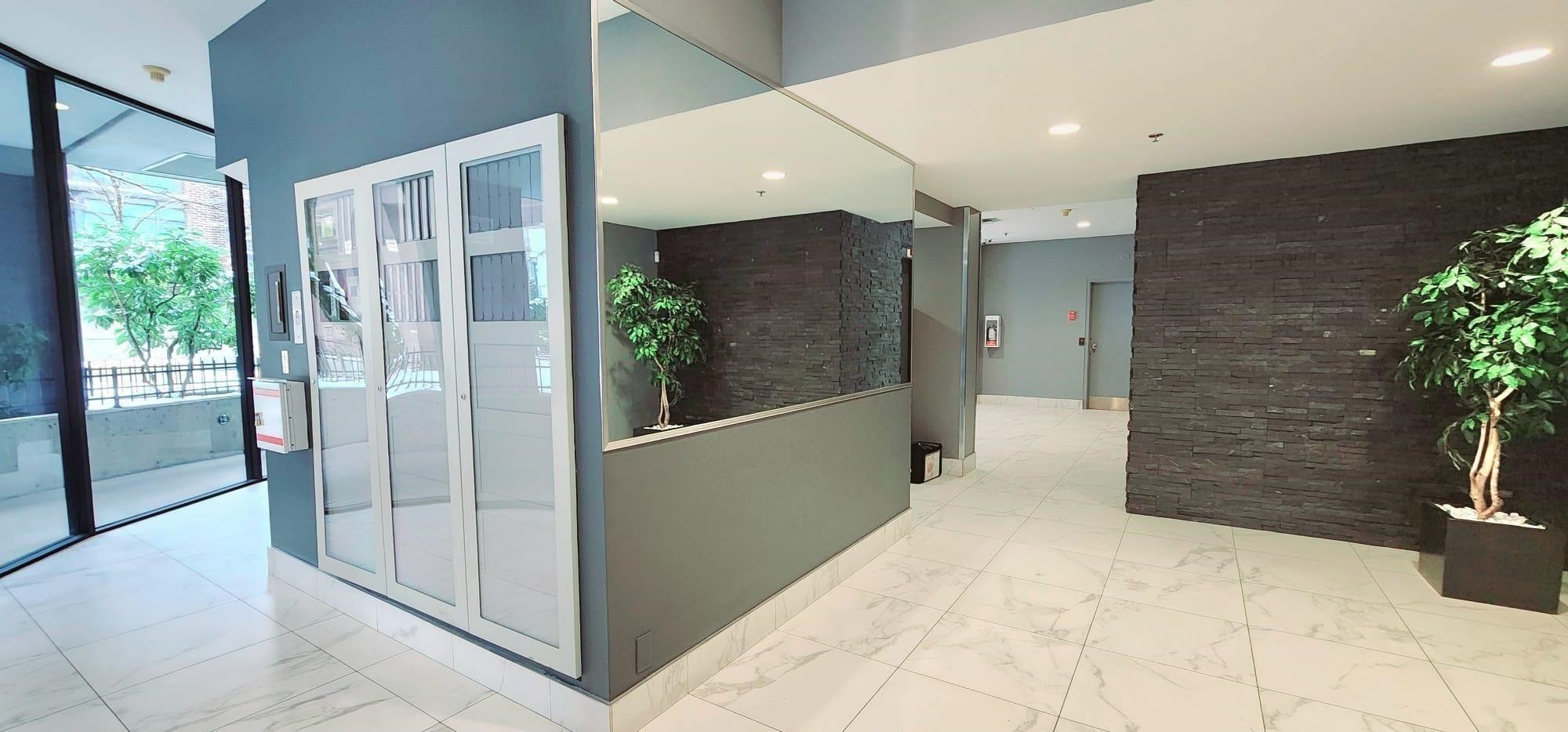 208-811 Helmcken Street, Vancouver, BC - Indoor Photo Showing Other Room