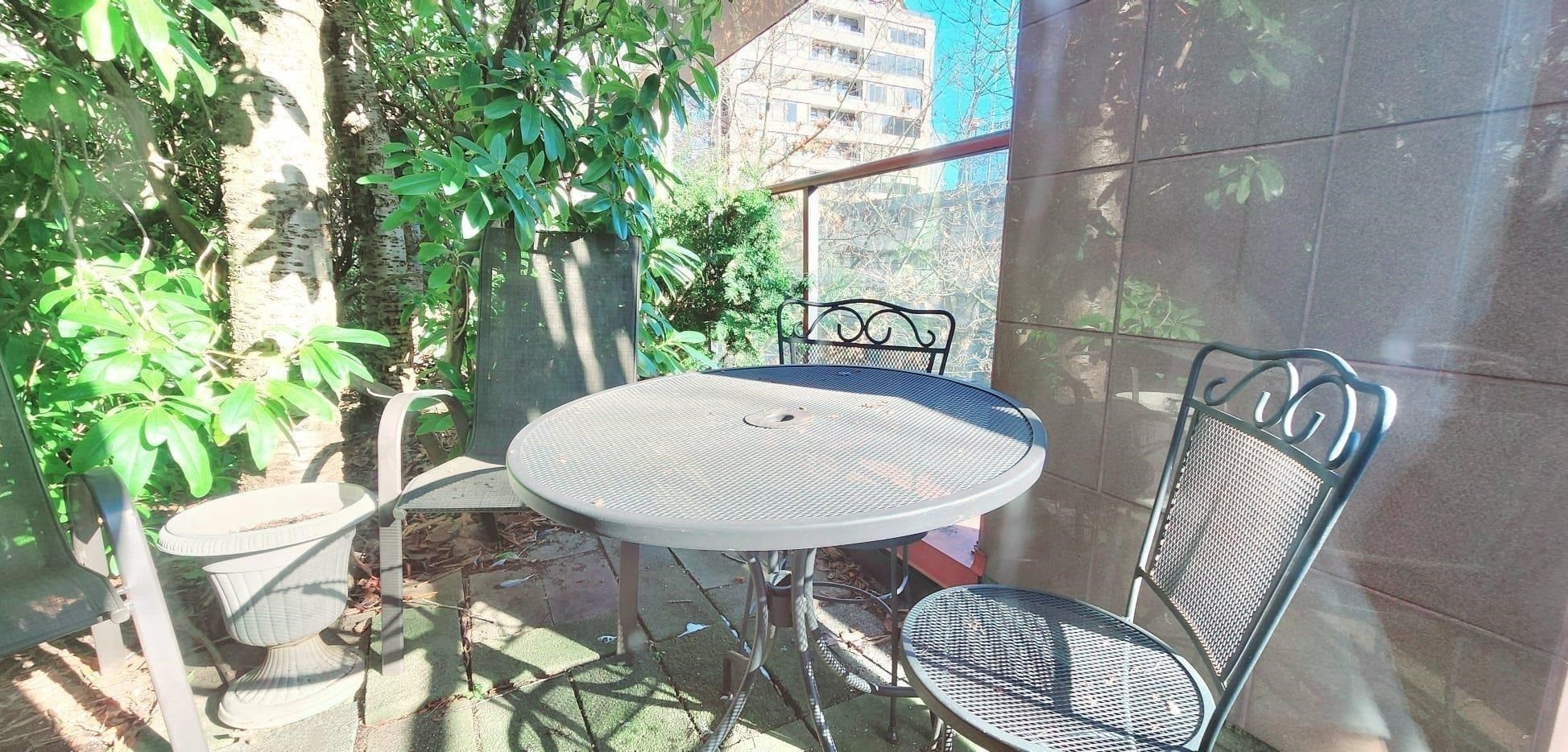208-811 Helmcken Street, Vancouver, BC -