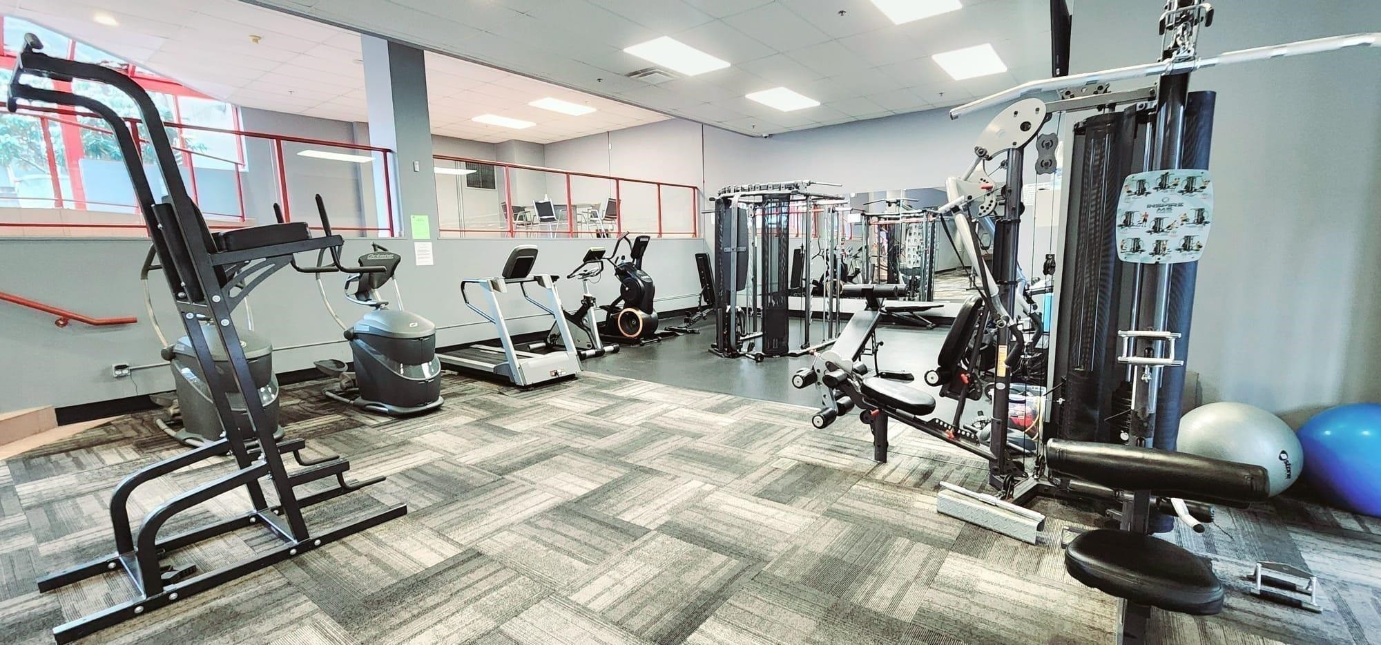 208-811 Helmcken Street, Vancouver, BC - Indoor Photo Showing Gym Room