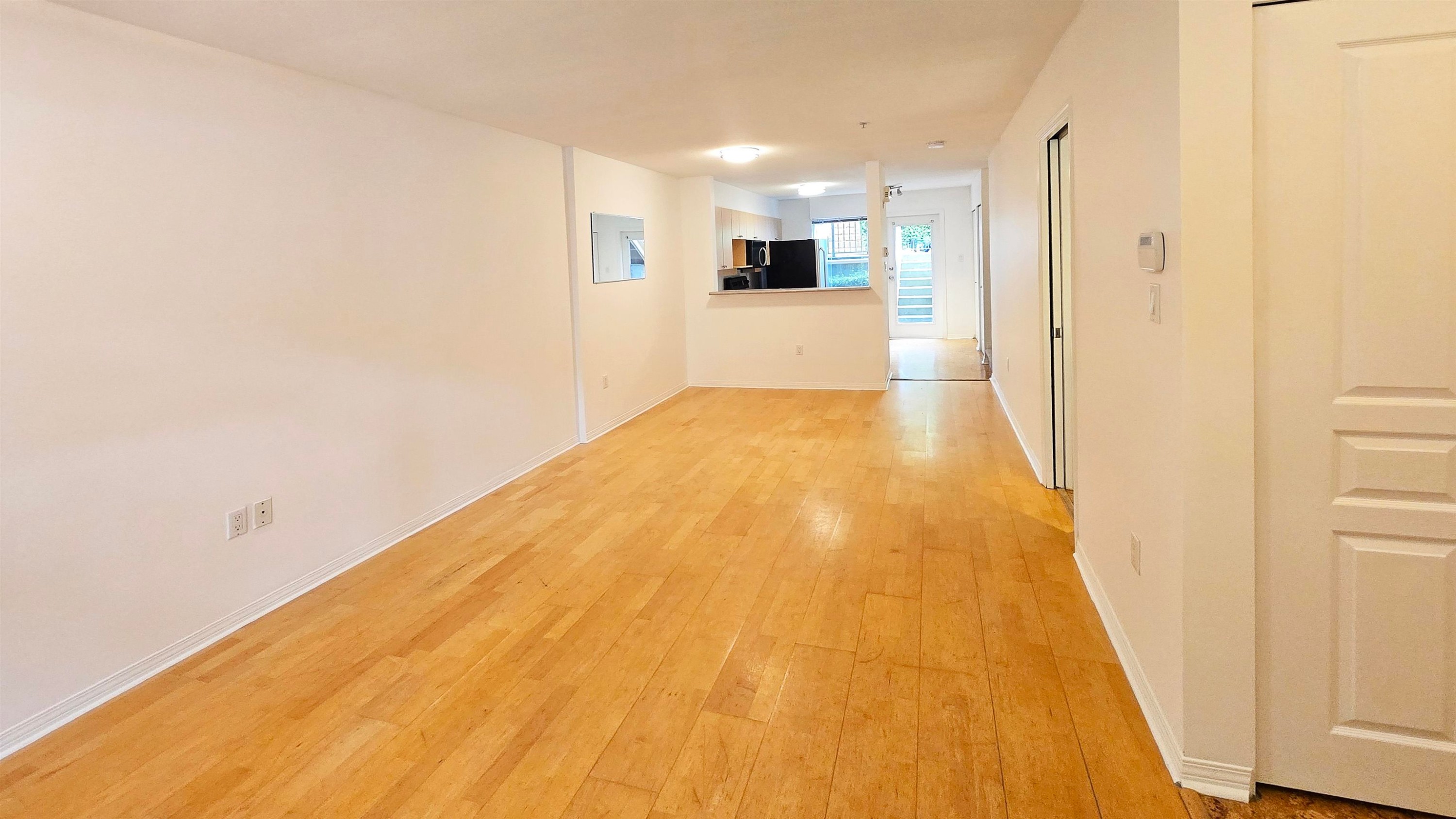 229 11Th Avenue E, Vancouver, BC - Indoor Photo Showing Other Room