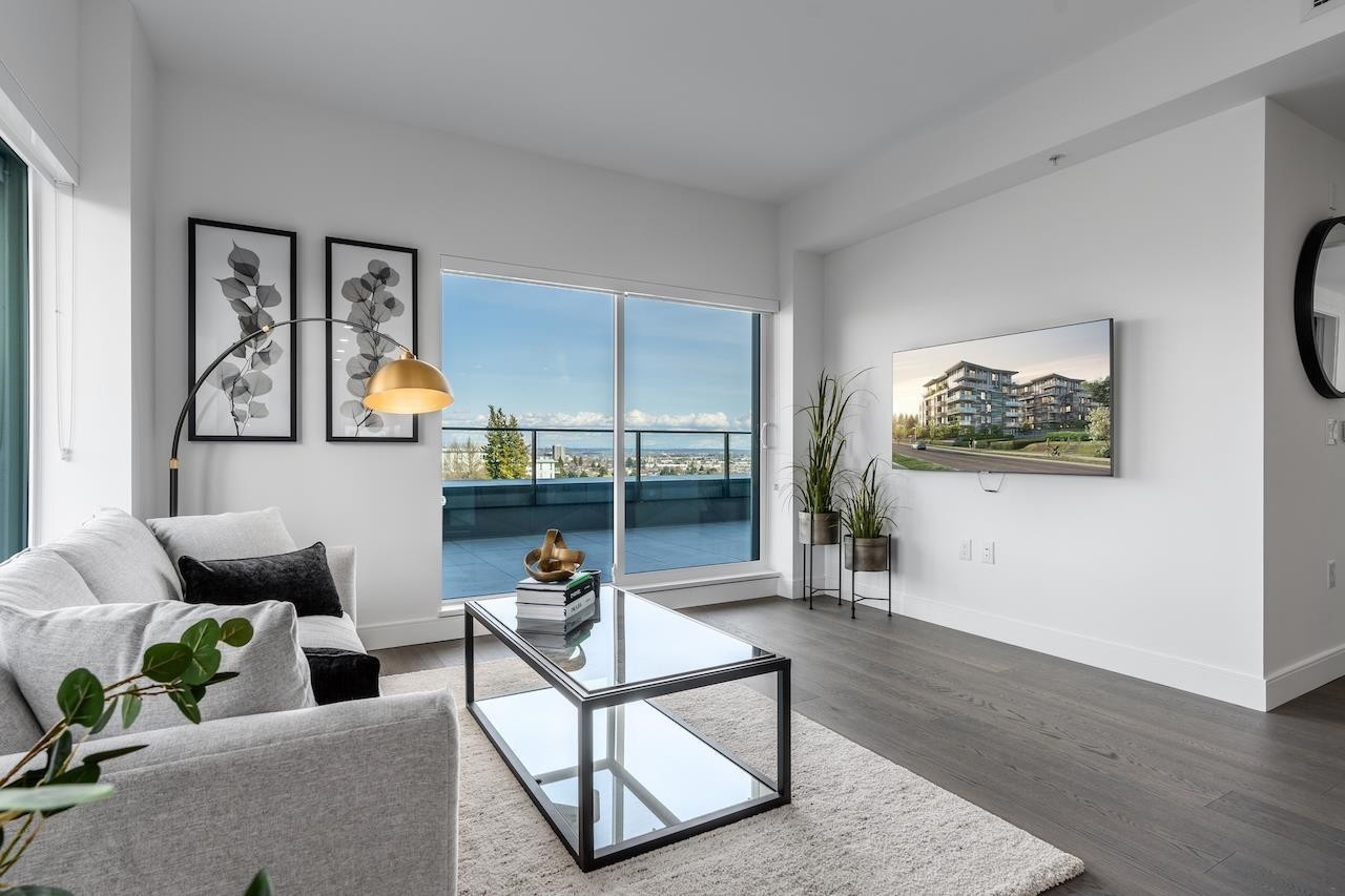 302-488 58Th Avenue W, Vancouver, BC - Indoor Photo Showing Living Room