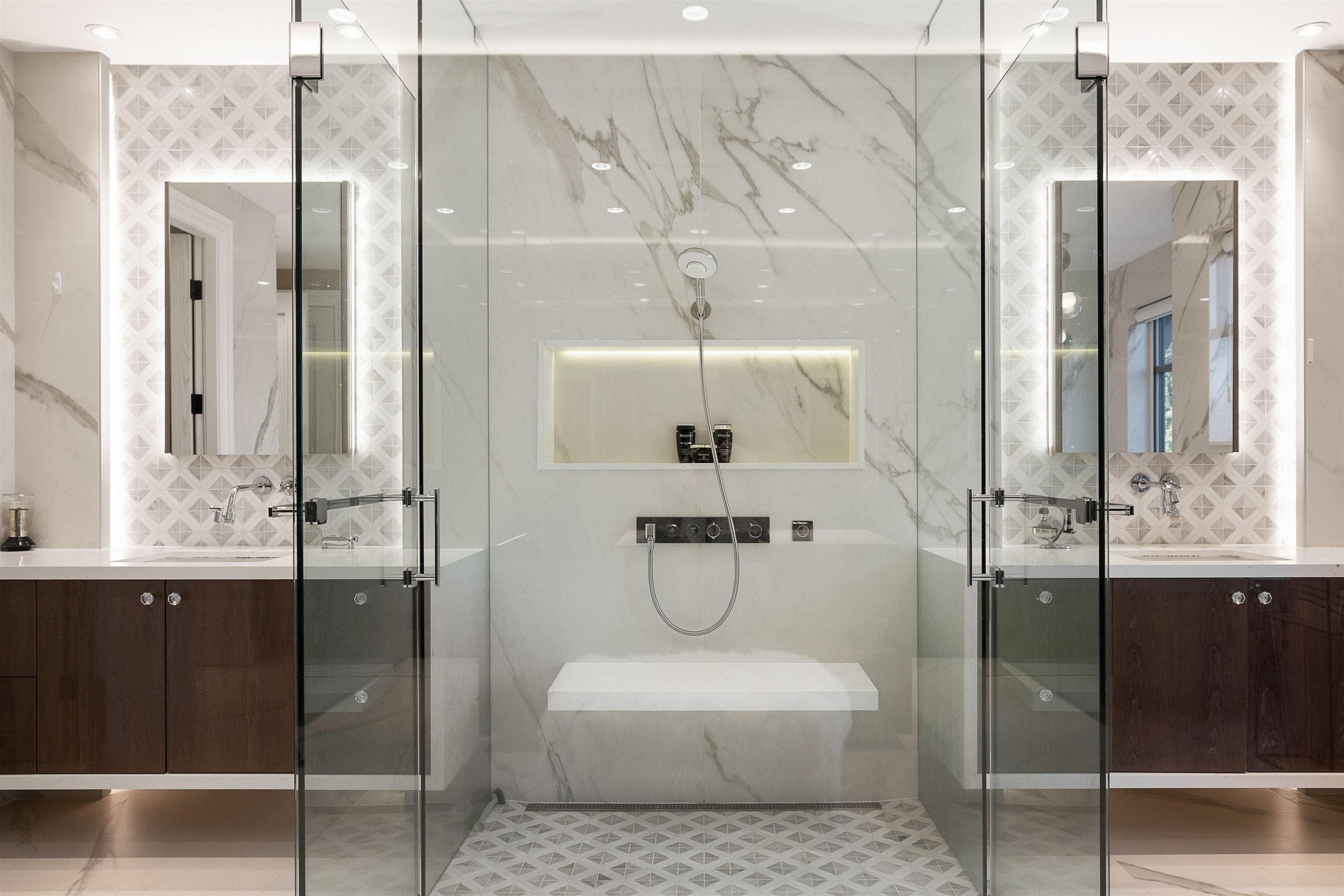 1239 40Th Avenue W, Vancouver, BC - Indoor Photo Showing Bathroom