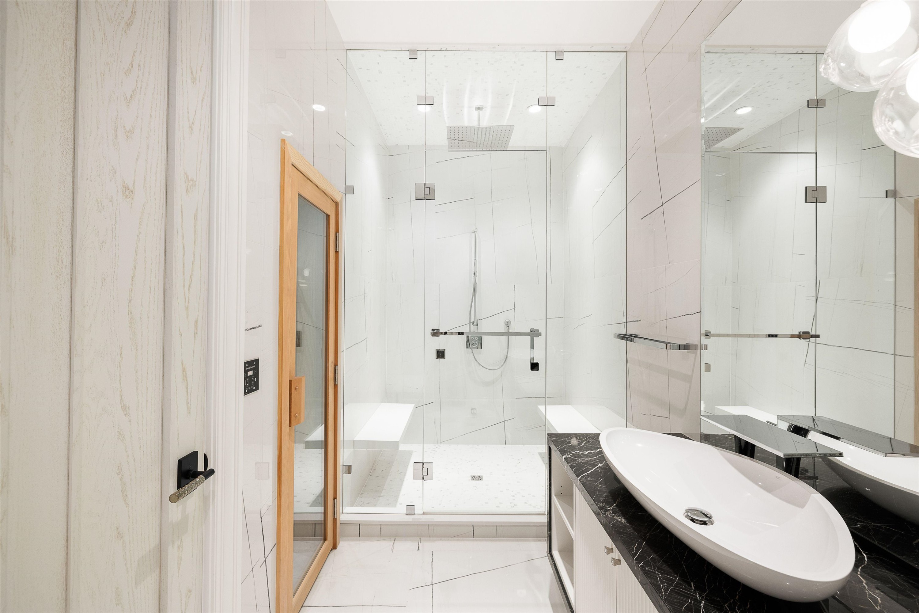 1239 40Th Avenue W, Vancouver, BC - Indoor Photo Showing Bathroom