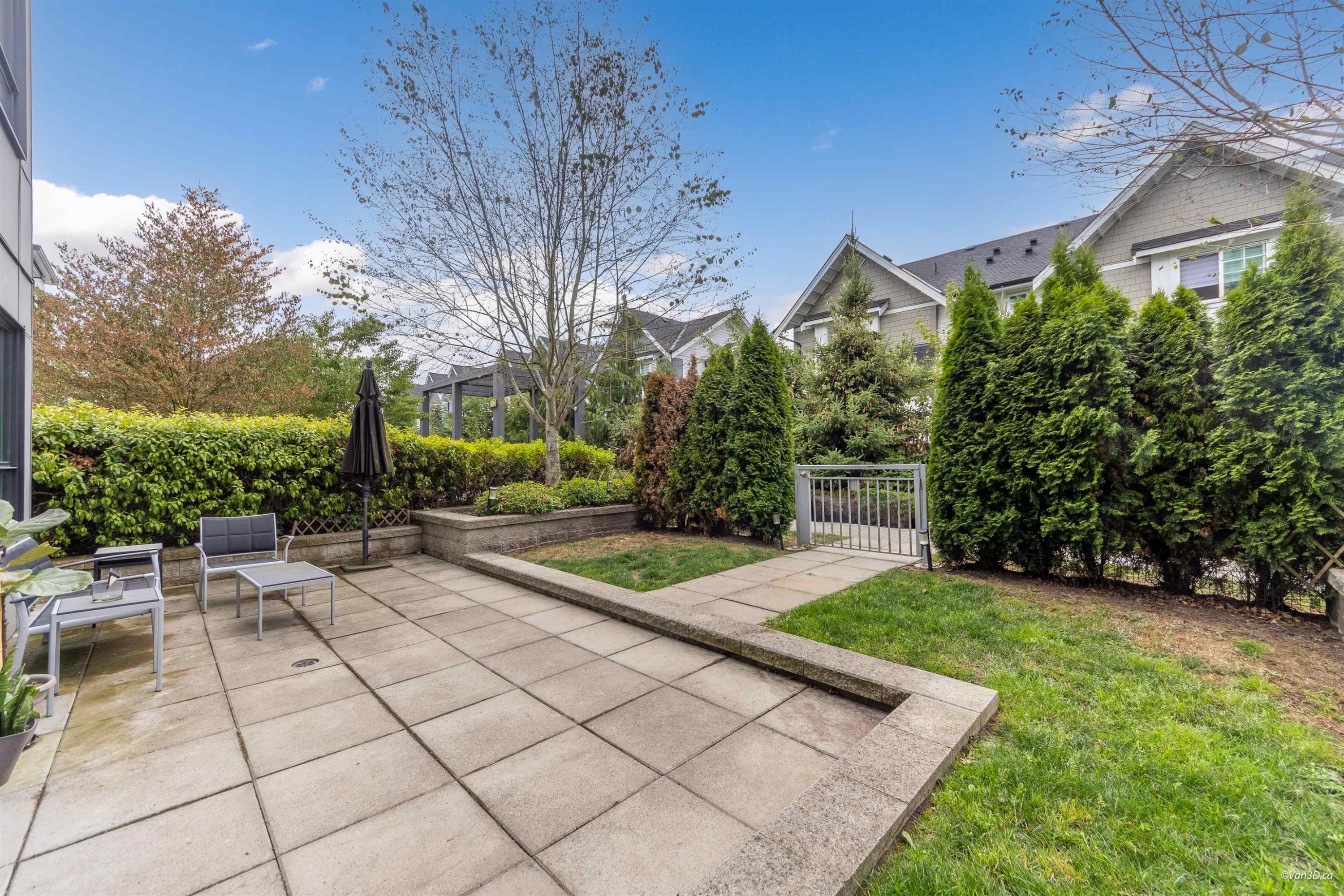 112-9233 Odlin Road, Richmond, BC - Outdoor