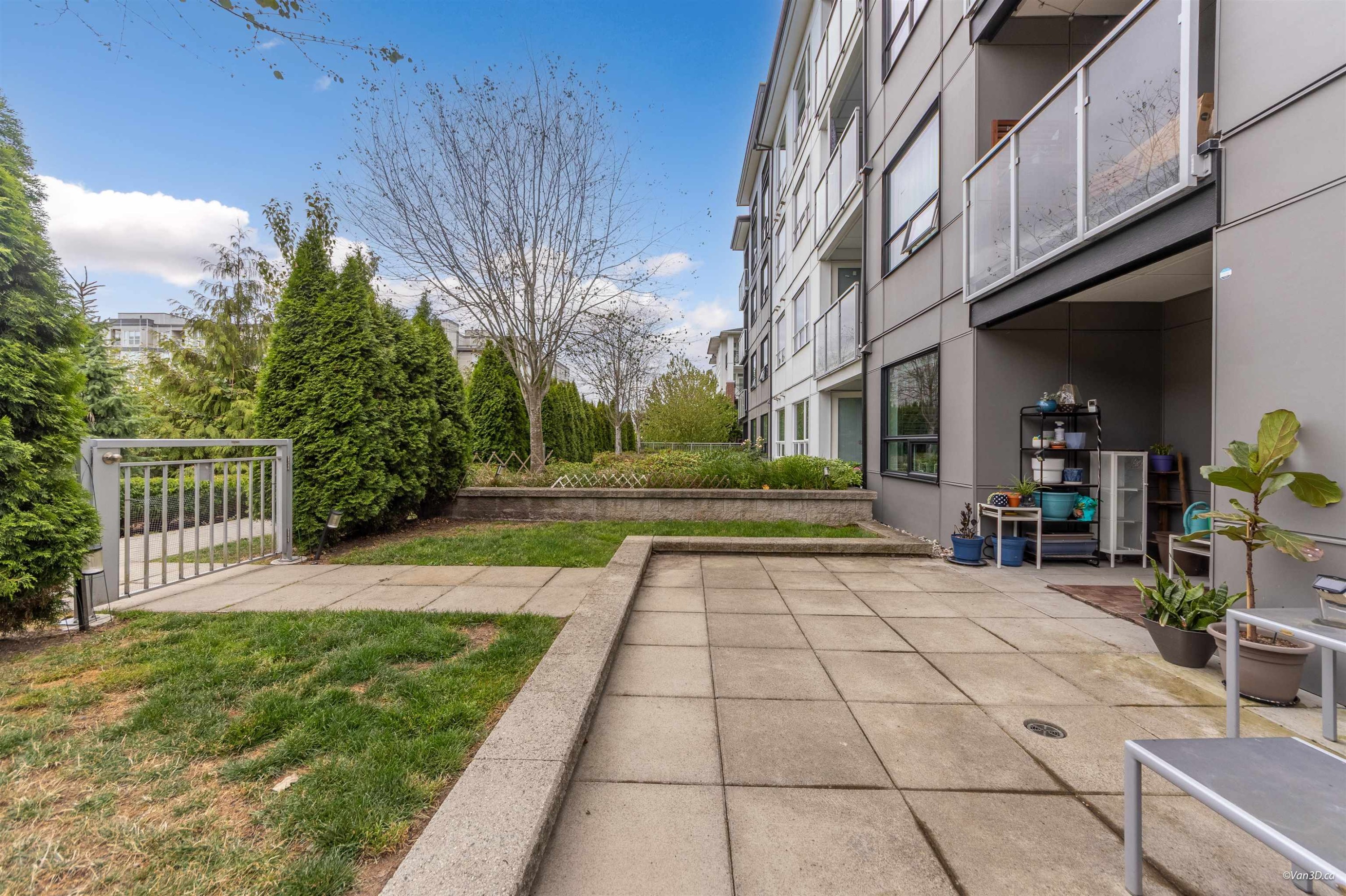 112-9233 Odlin Road, Richmond, BC - Outdoor