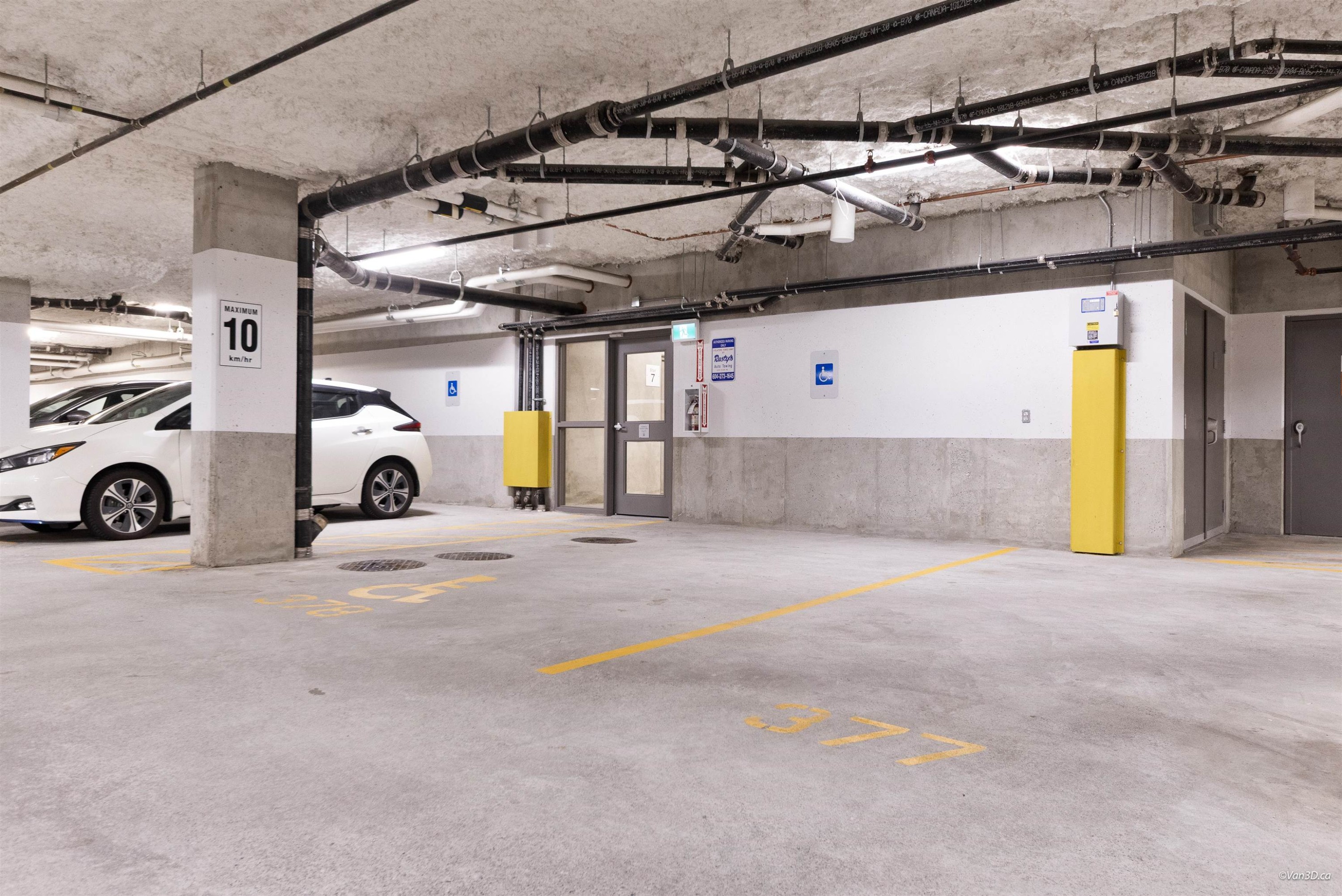 112-9233 Odlin Road, Richmond, BC - Indoor Photo Showing Garage