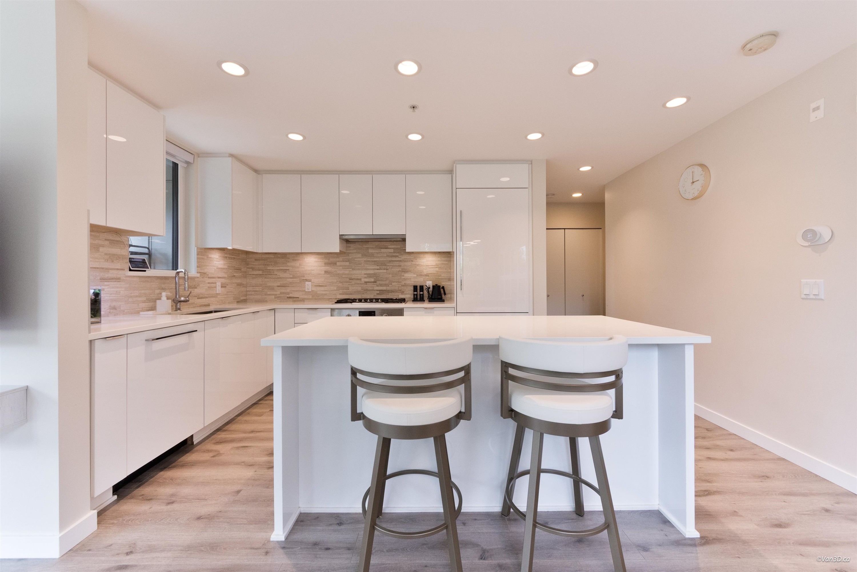 112-9233 Odlin Road, Richmond, BC - Indoor
