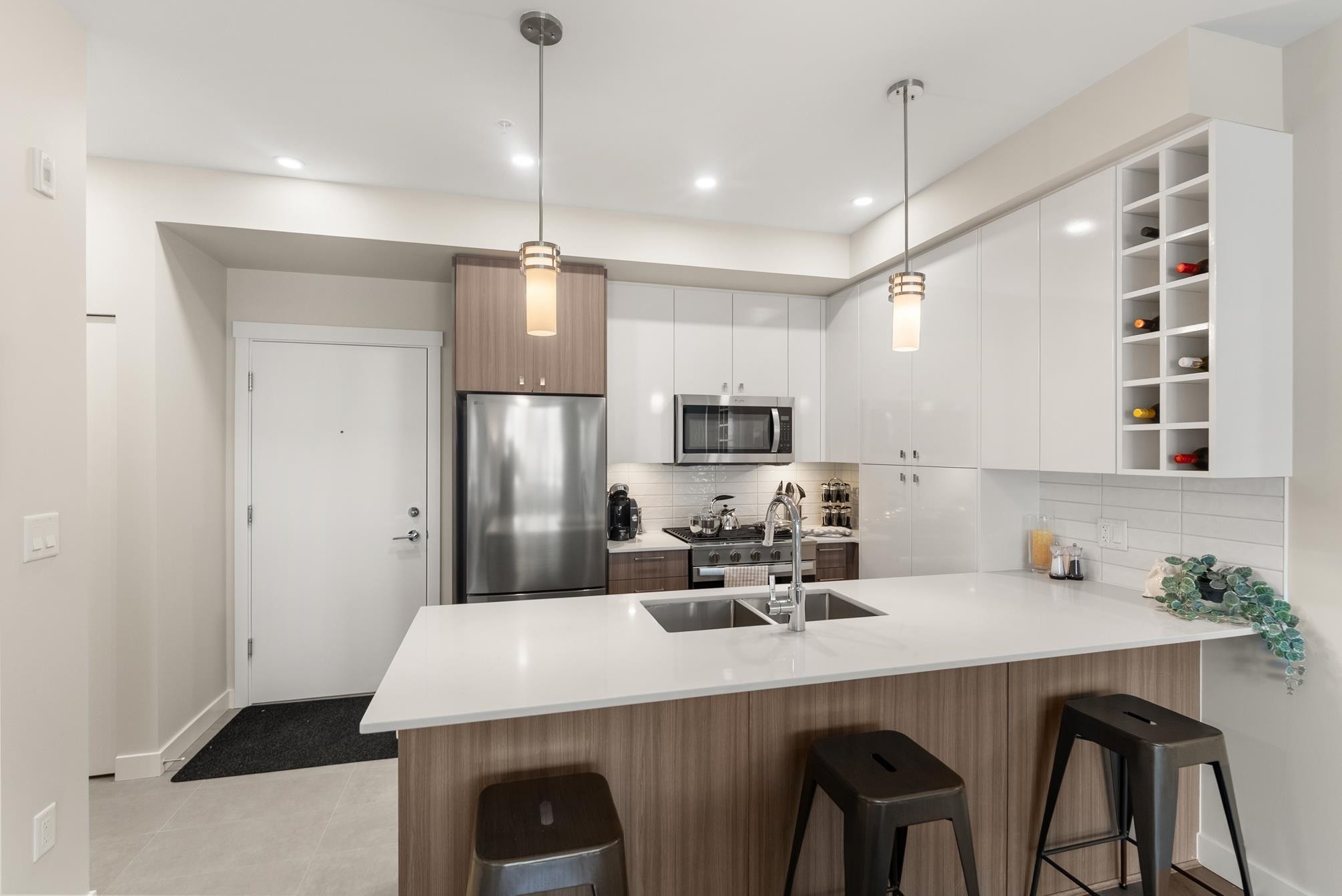 108-23222 Gilley Road, Richmond, BC - Indoor Photo Showing Kitchen With Double Sink With Upgraded Kitchen