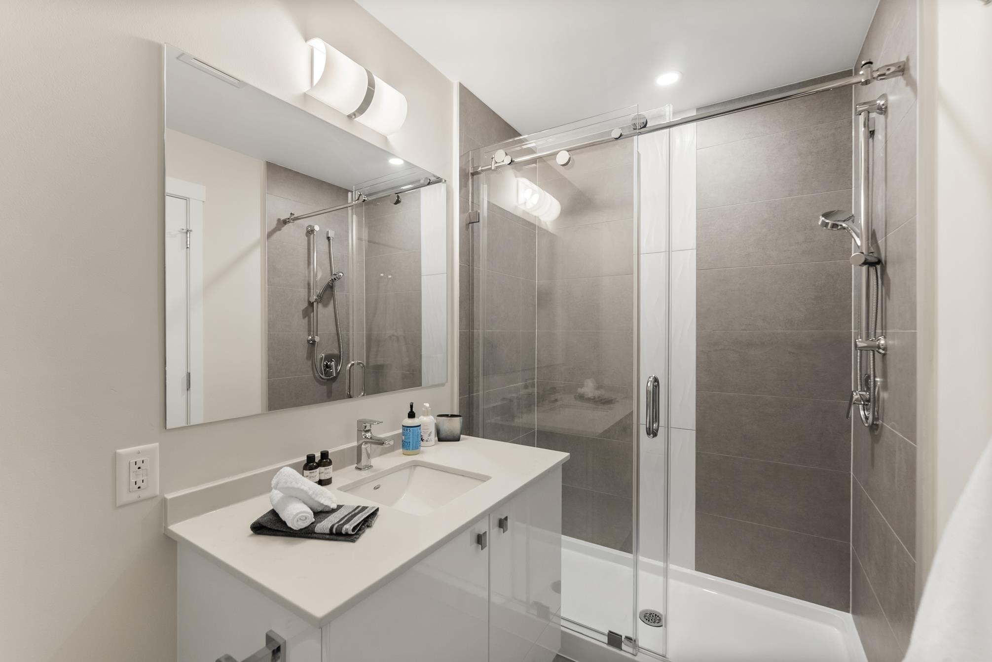 108-23222 Gilley Road, Richmond, BC - Indoor Photo Showing Bathroom