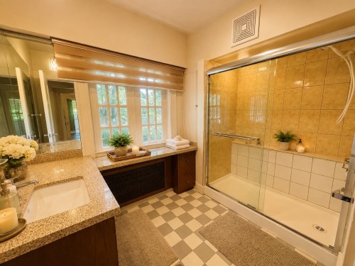 4625 Connaught Drive, Vancouver, BC - Indoor Photo Showing Bathroom
