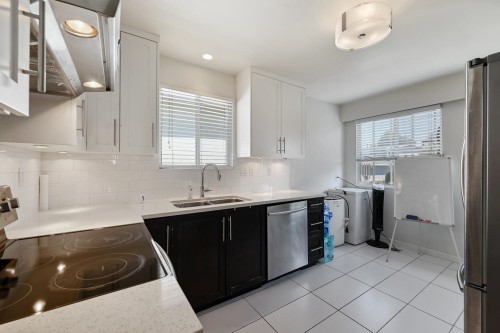 2763 Rosemont Drive, Vancouver, BC - Indoor Photo Showing Kitchen With Double Sink