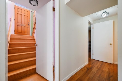 2763 Rosemont Drive, Vancouver, BC - Indoor Photo Showing Other Room