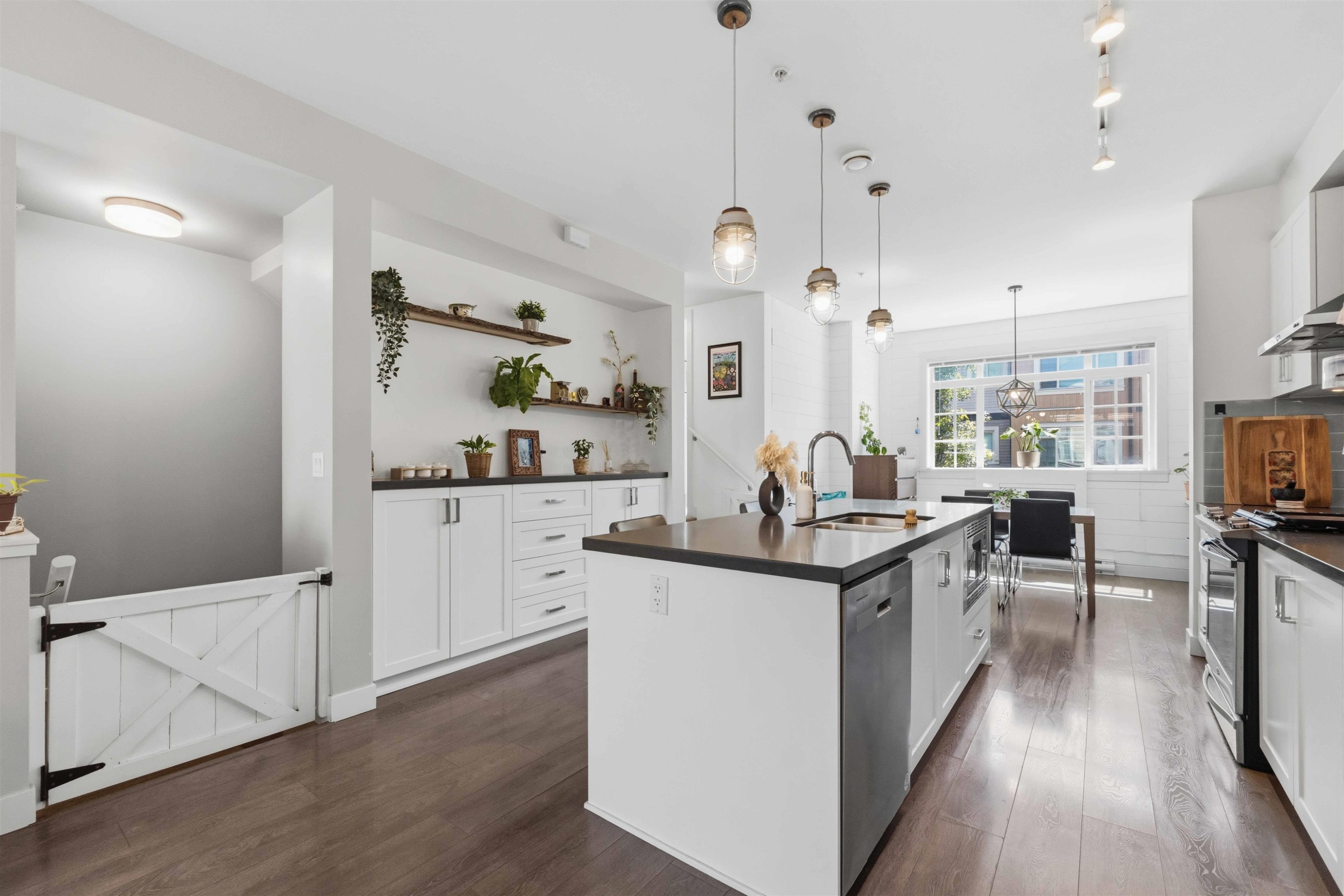 64-11305 240 Street, Maple Ridge, BC - Indoor Photo Showing Kitchen With Upgraded Kitchen